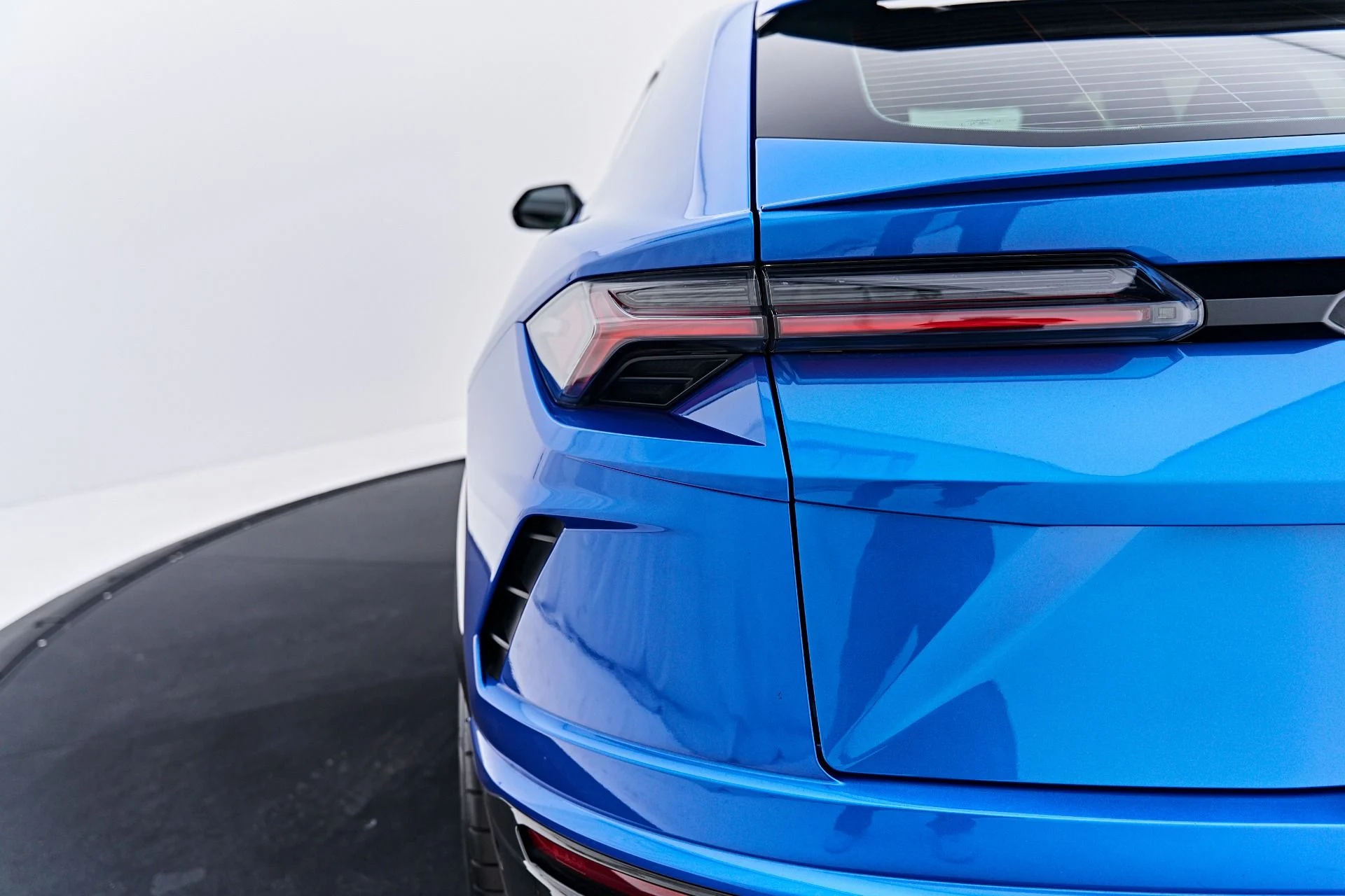 mph022_3363831890_Used_2020_Lamborghini_Urus_Base_1790959054_9d72f50e97