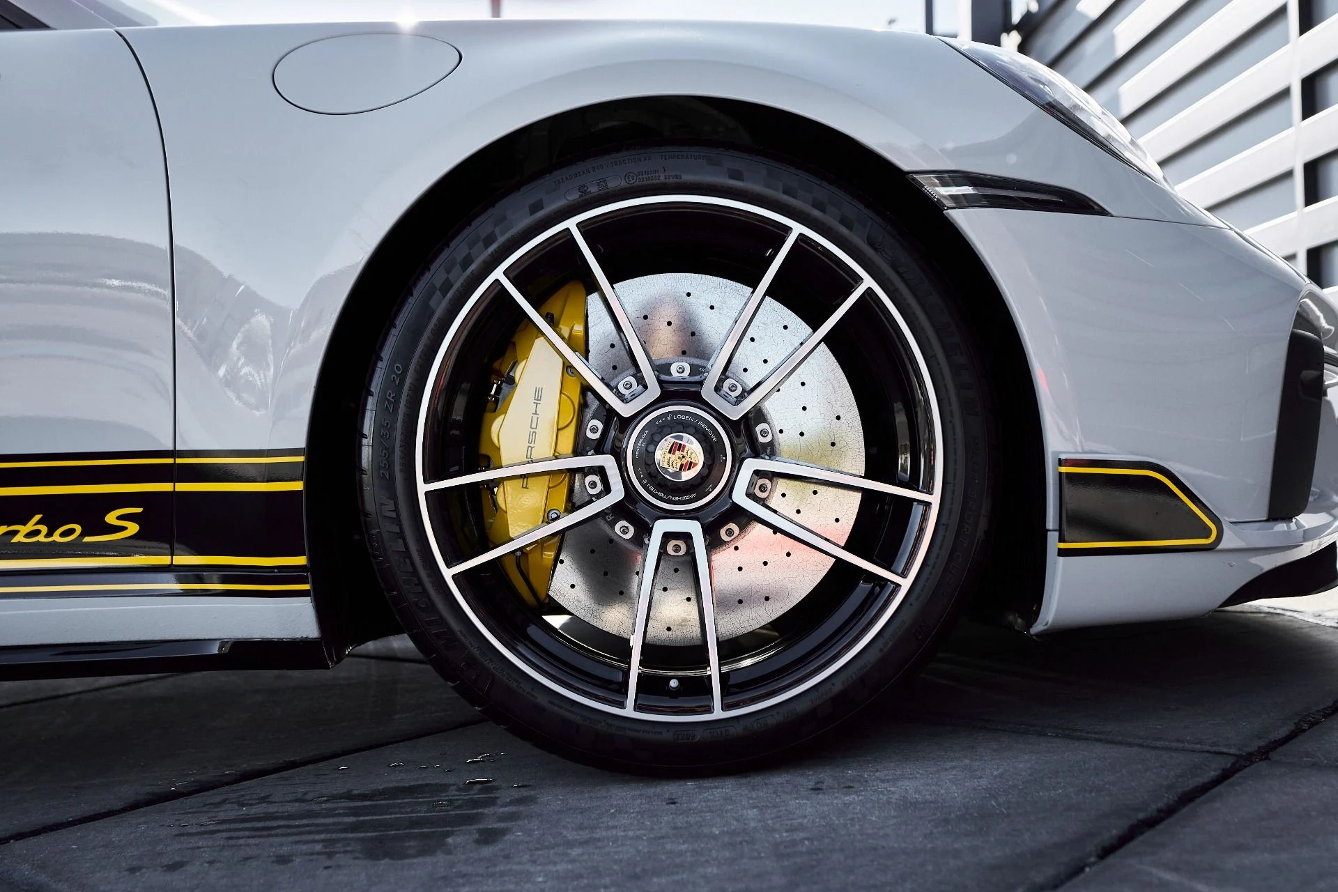 mph022_3367069751_Used_2021_Porsche_911_Turbo_S_1765592925_9979f60a36