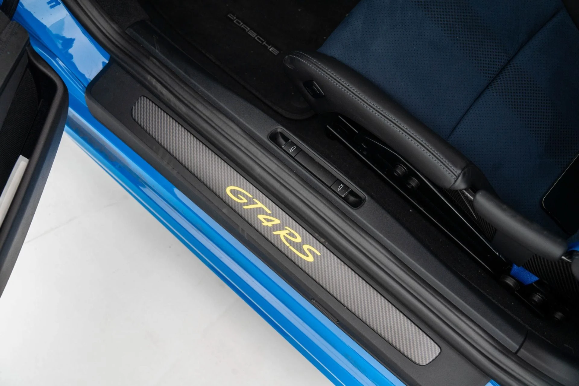 mph022_3368357820_Used_2024_Porsche_718_Cayman_GT_4_RS_1775171228_bf3236b09e