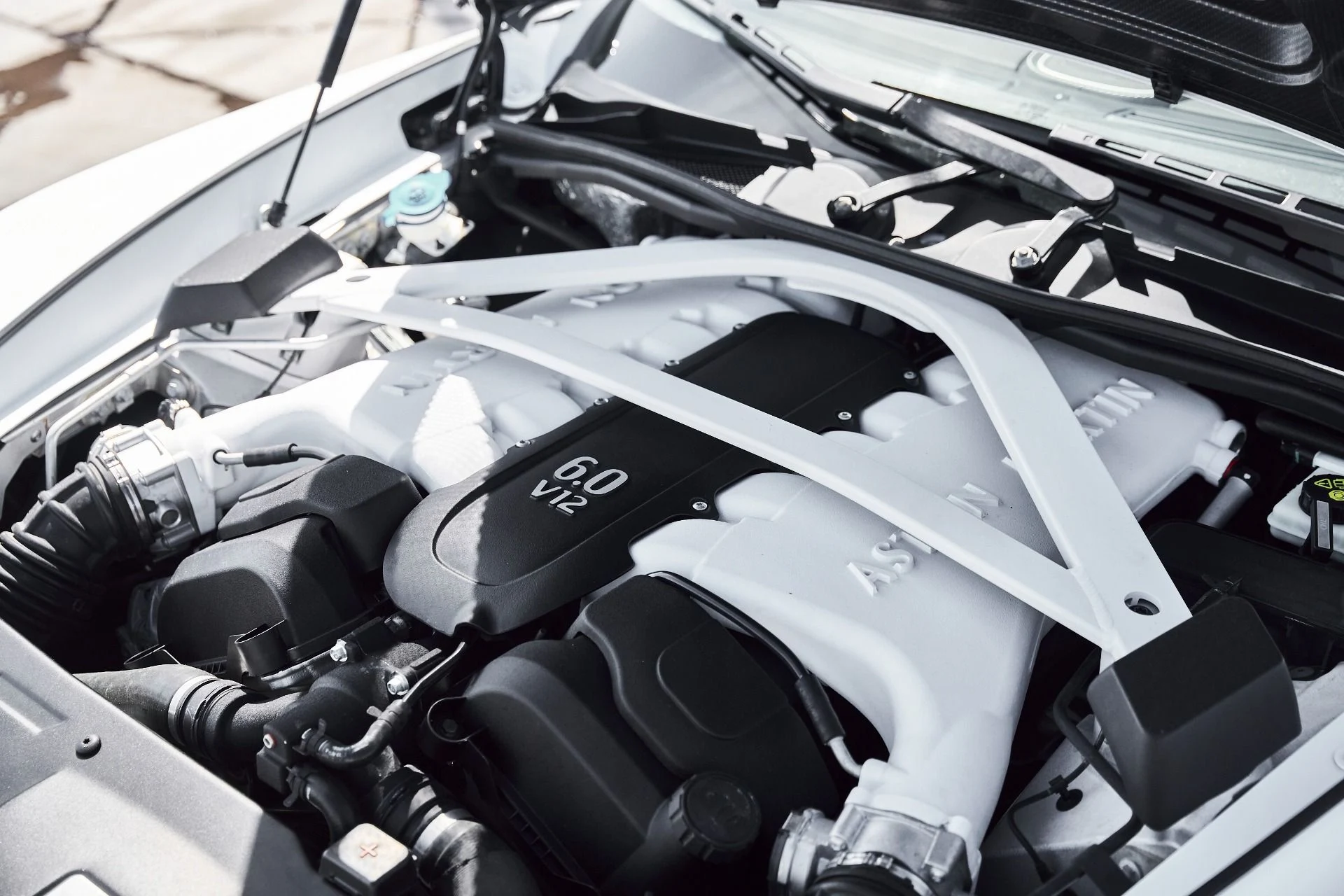 mph022_3374719151_Used_2017_Aston_Martin_Vanquish_Volante_1773797505_219b9bc91a