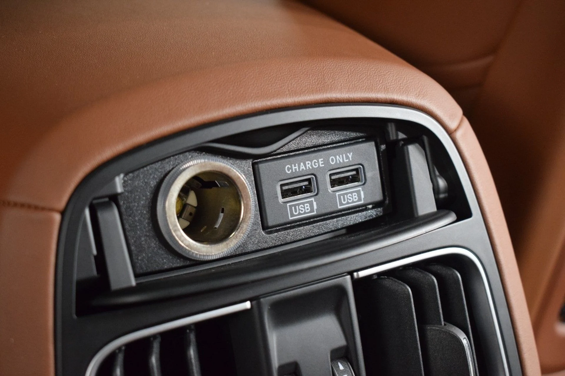 mph022_3379234357_e110dd8a70413aae40d3c30872ad64aax_1ce6b729a1