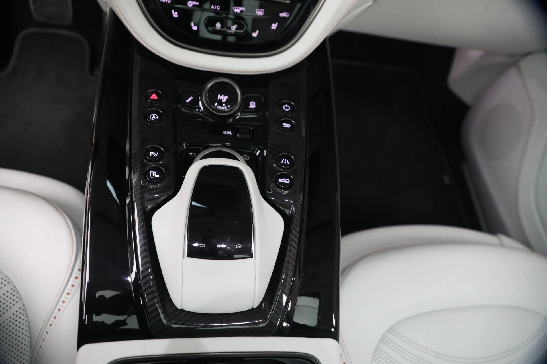 mph022_3380775091_Used_2024_Aston_Martin_DBX_707_1772122329_87a4259235