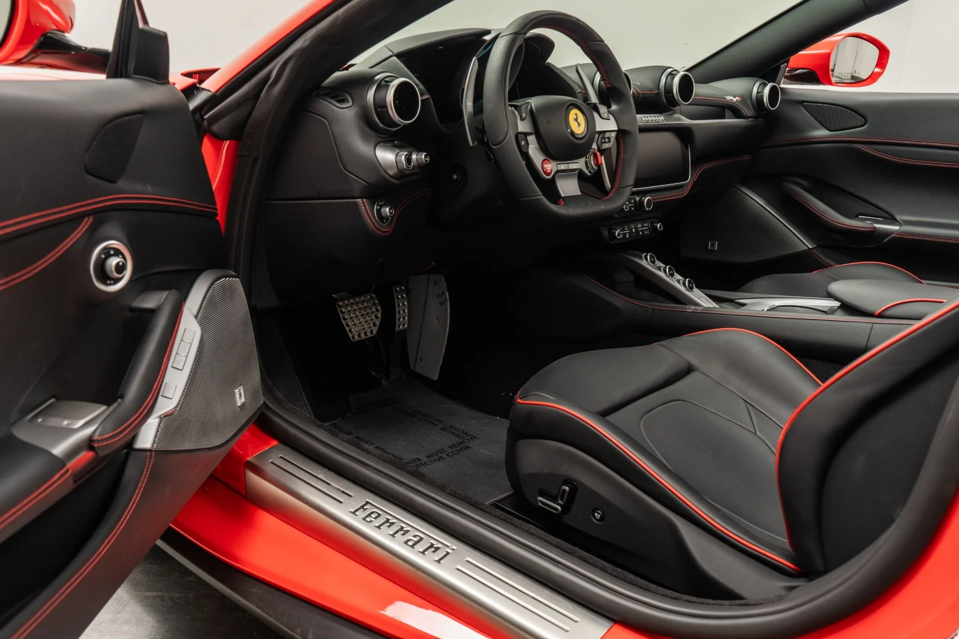 mph022_3385077533_Used_2023_Ferrari_Portofino_M_1759171852_997bca29c7