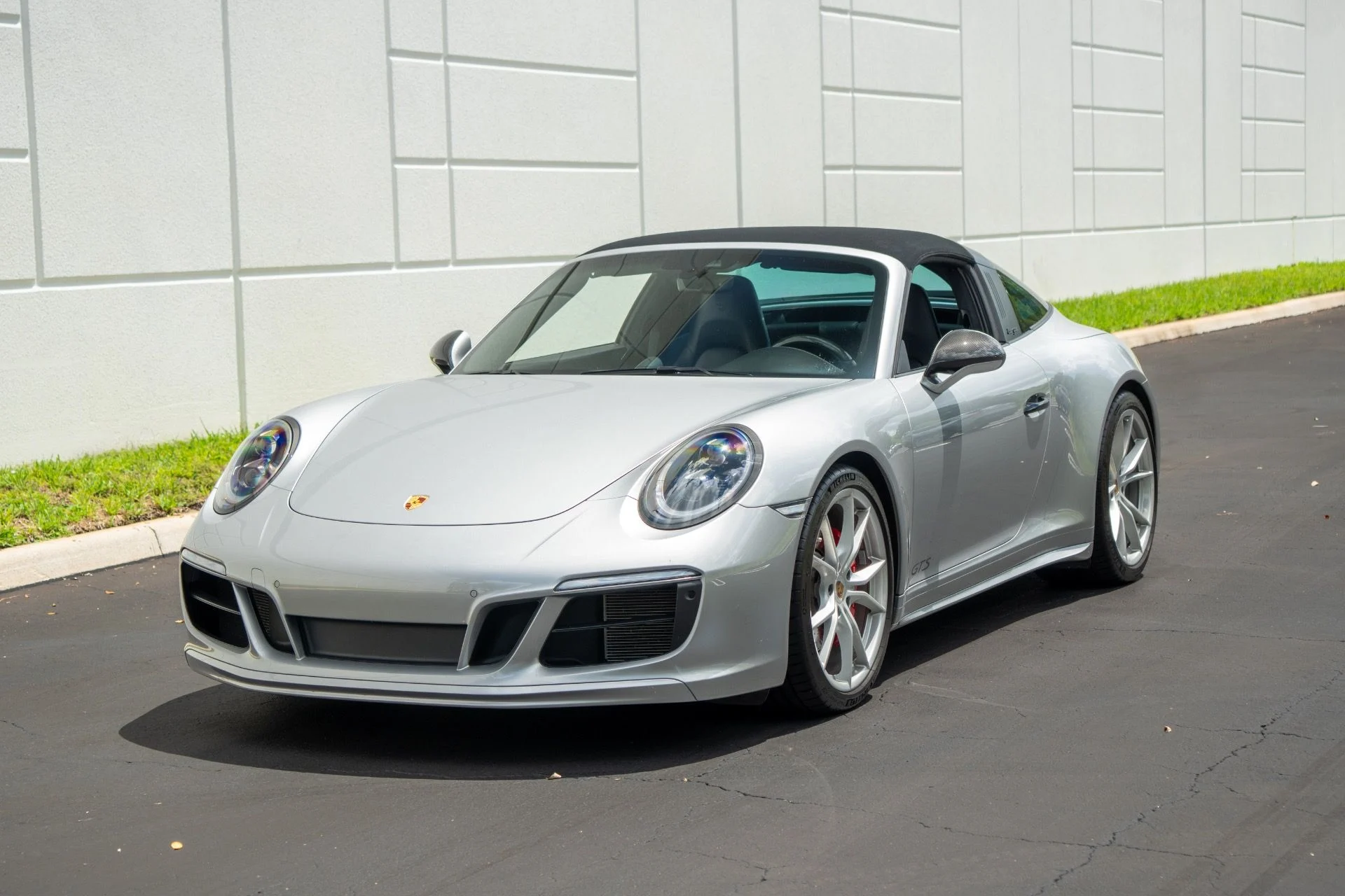 mph022_3394250650_Used_2019_Porsche_911_Targa_4_GTS_1756154089_38603494f6