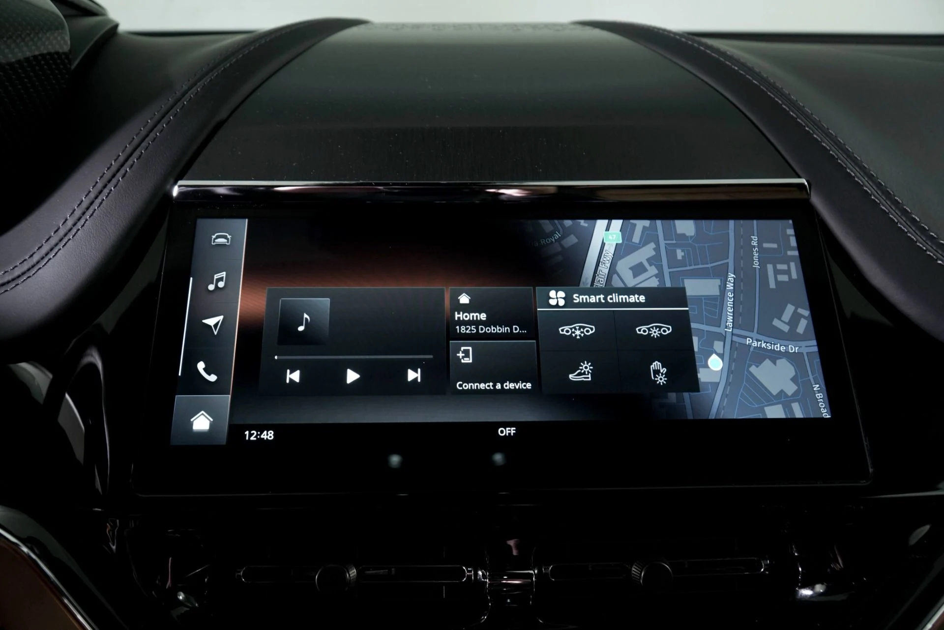 mph022_3394836693_Used_2025_Aston_Martin_DBX_707_1768858107_b2fa283ca0