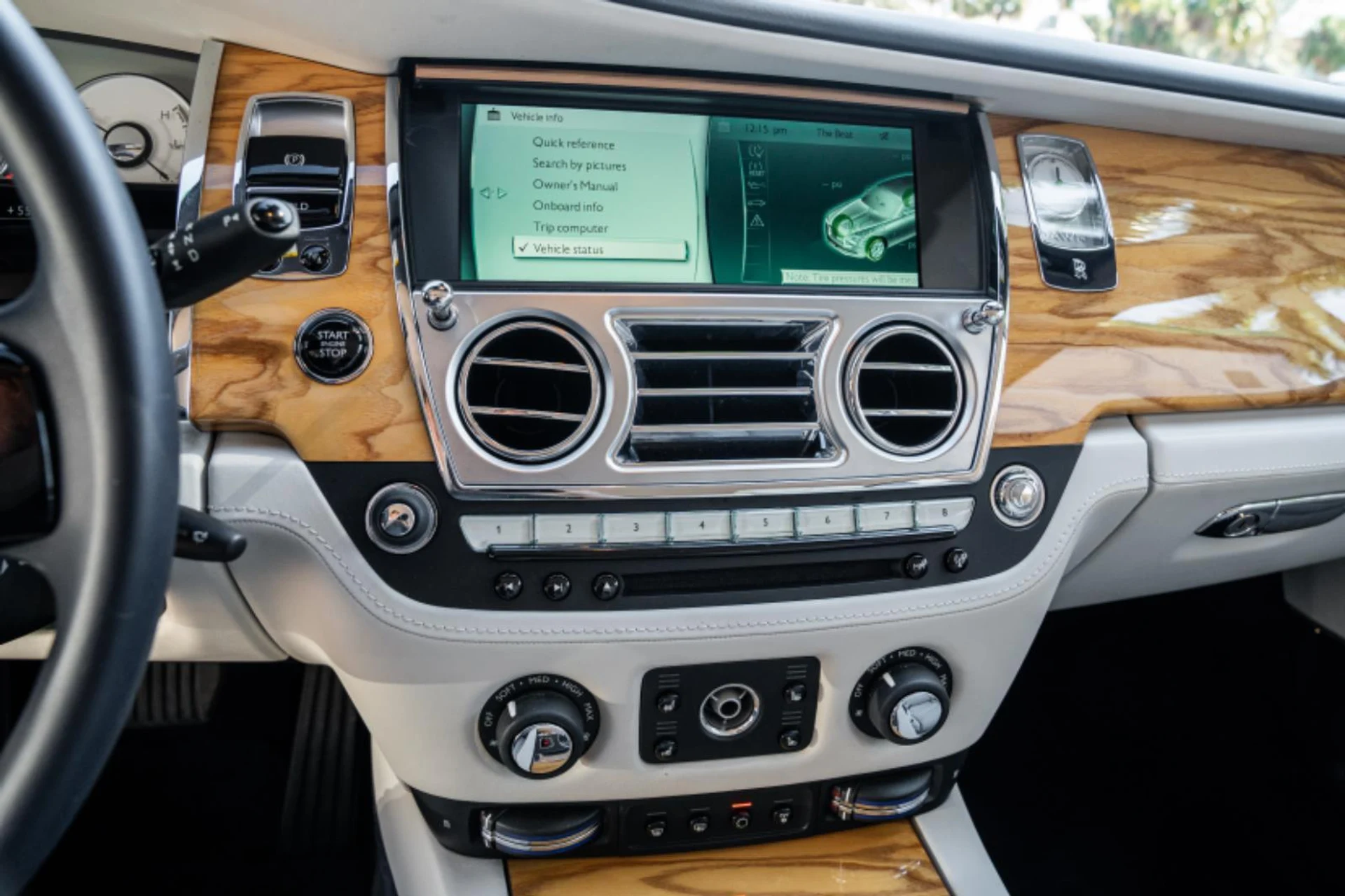 mph022_3398443322_Used_2016_Rolls_Royce_Dawn_2dr_Convertible_1769595365_4cee1b5a46