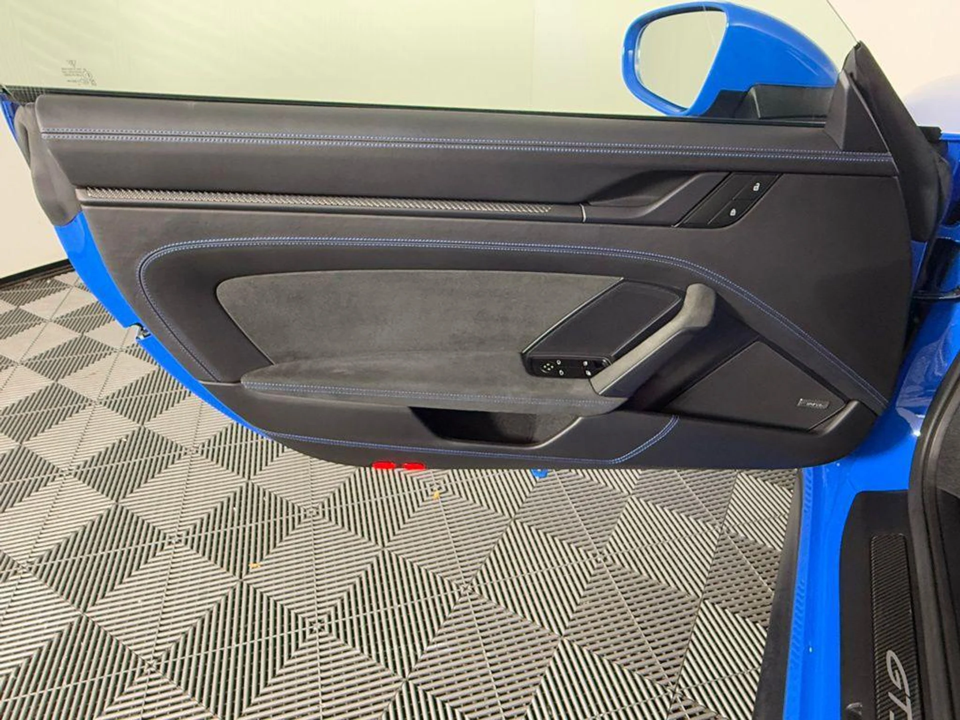 mph022_340052250_Bi_Qylvo_K901_nac_Qtz1y_Jd_HS_Lf_A_605e4c0f69