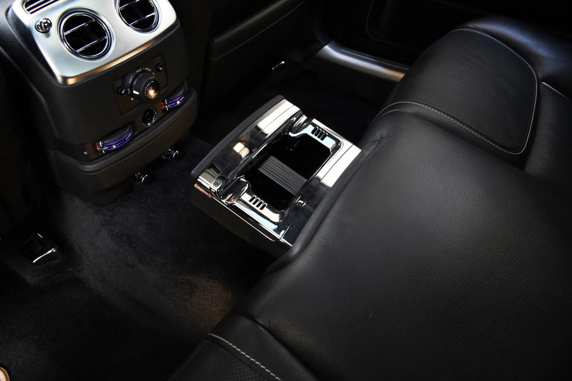 mph022_3402352615_11957_p24_l_df9e904dfa