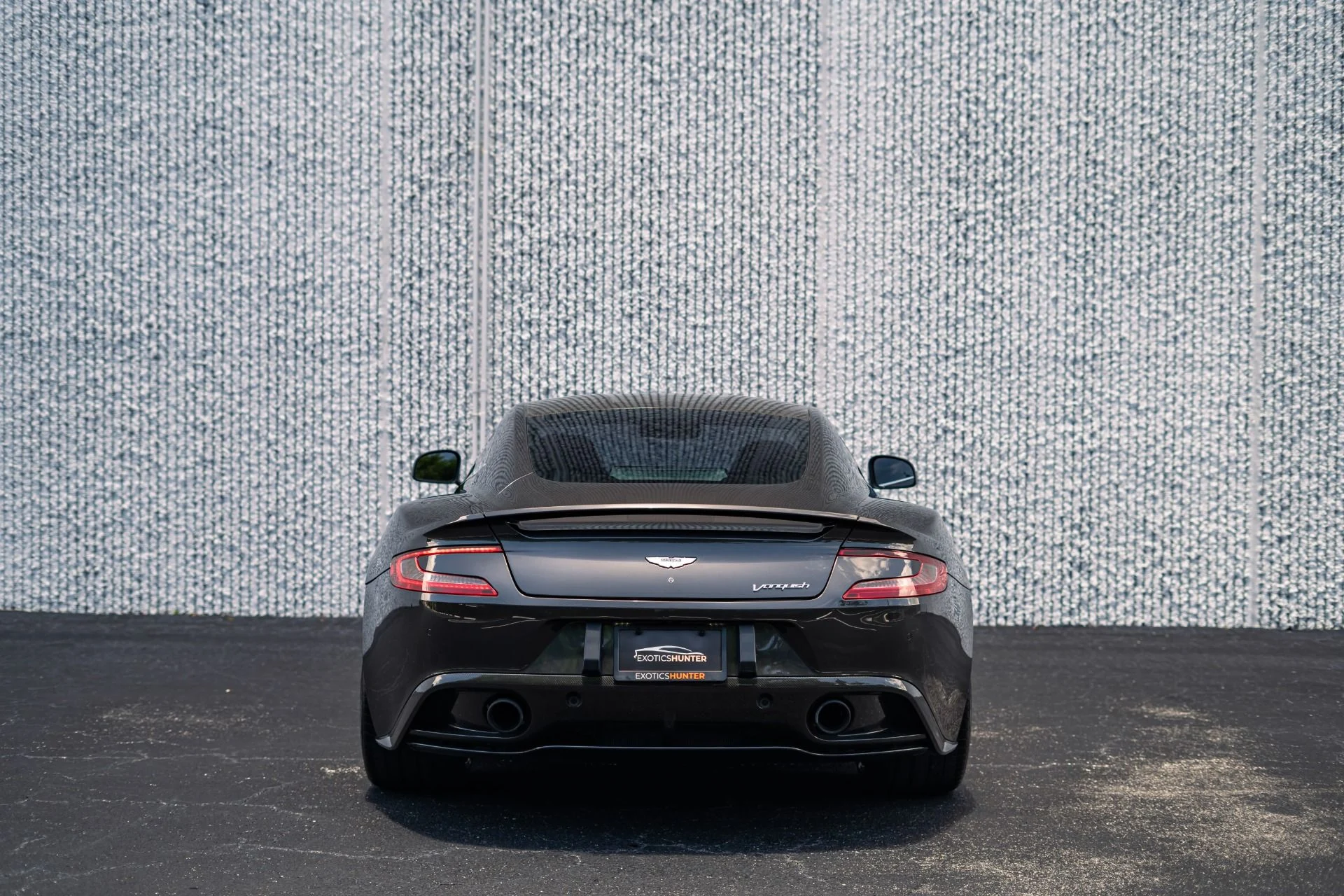 mph022_3402851985_Used_2014_Aston_Martin_Vanquish_Carbon_Exterior_Package_1782856406_b7e639fefa