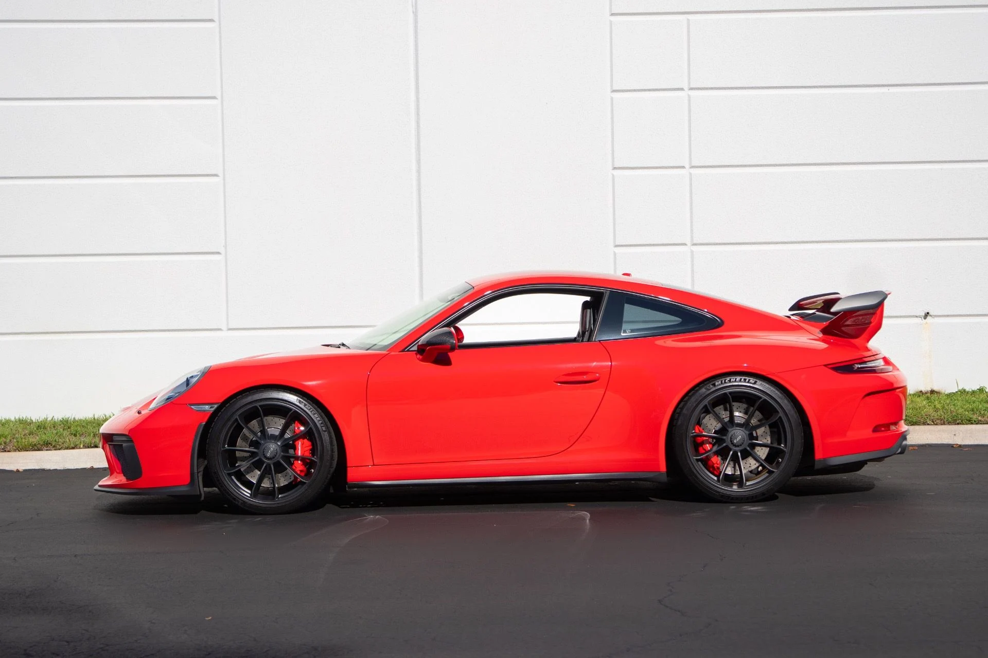 mph022_3404908409_Used_2018_Porsche_911_GT_3_1755032810_a751426564