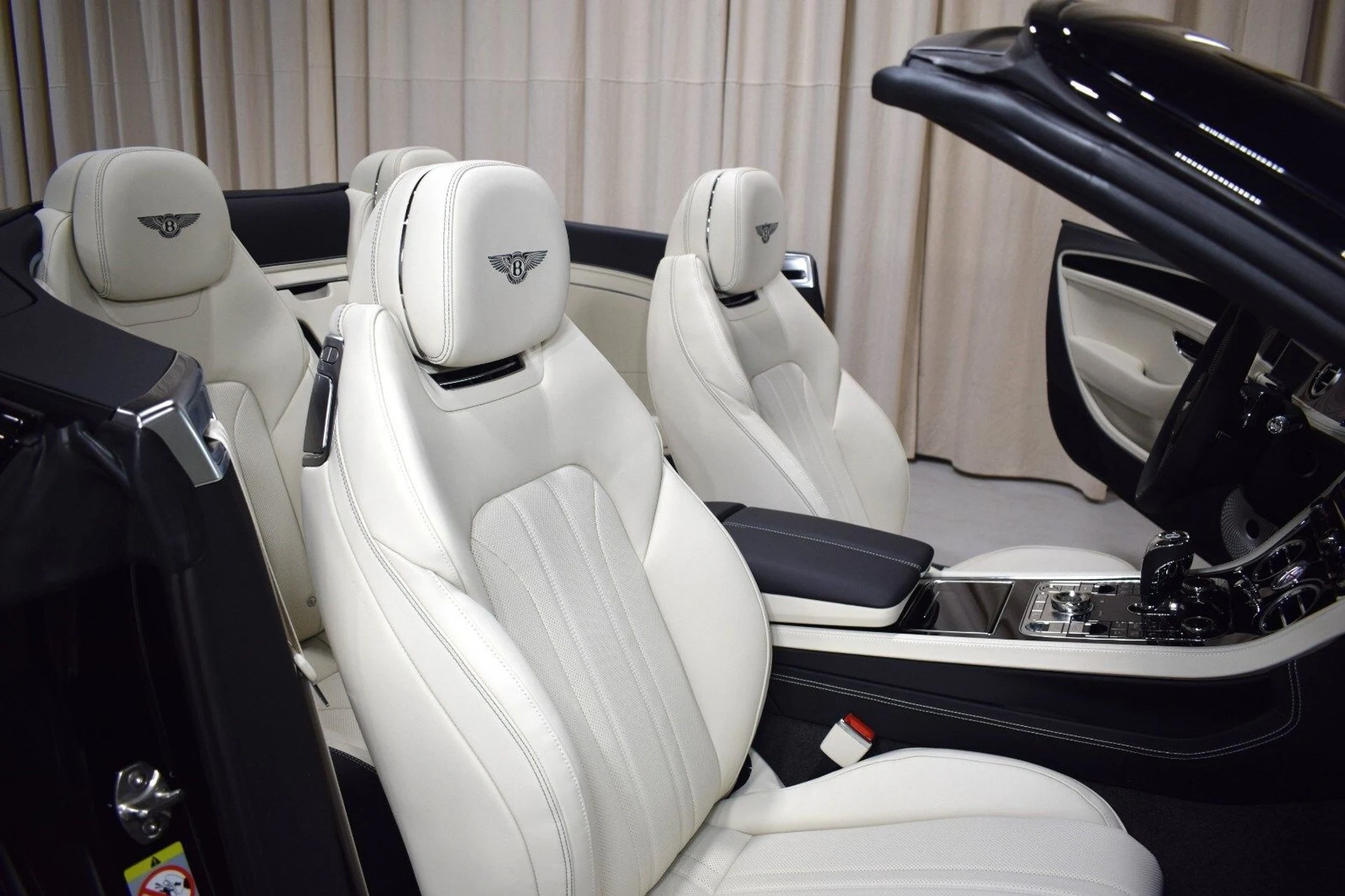 mph022_3408209045_01e340b8ef83f469ed95b6ec278d9099x_2c9f2cd443