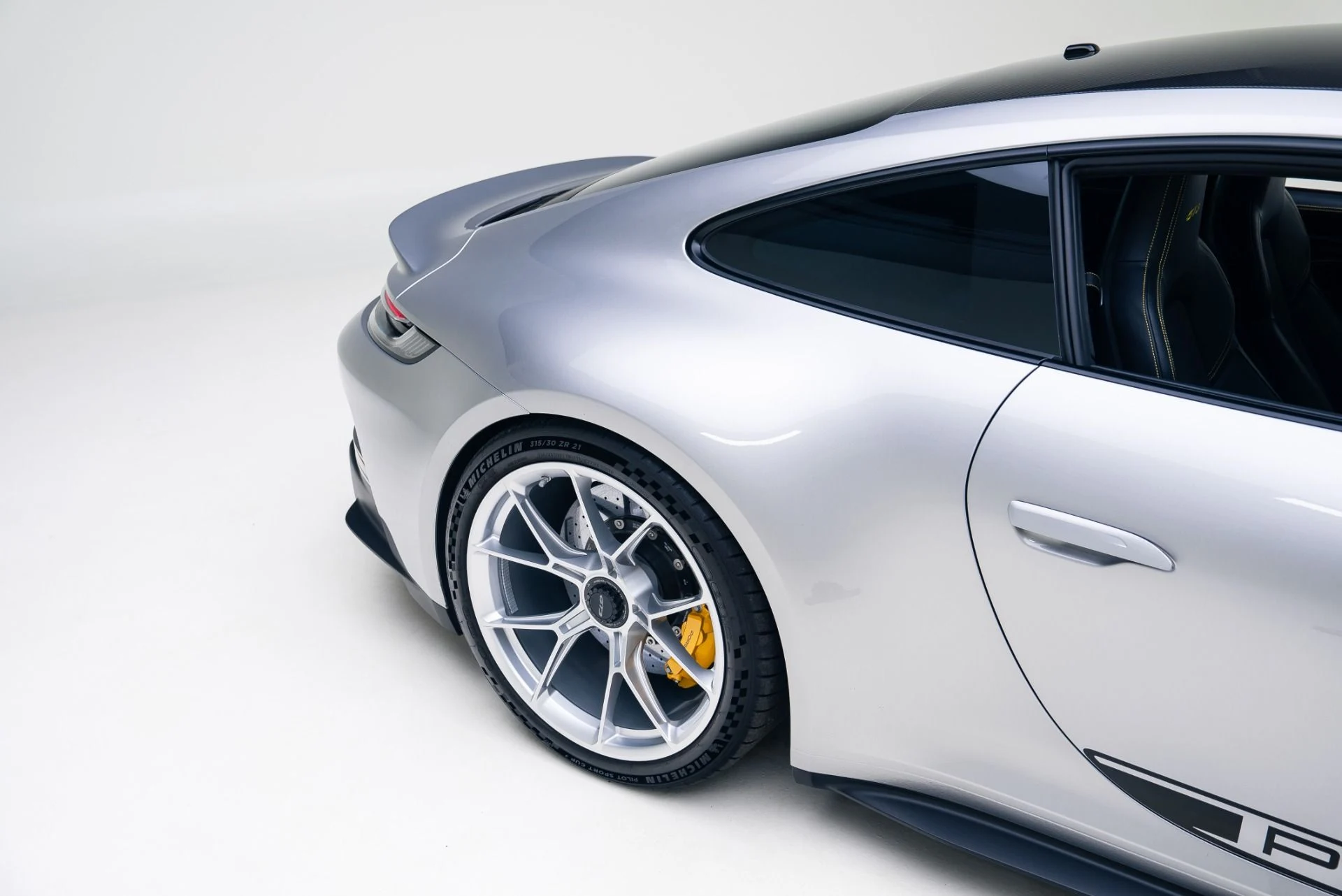 mph022_3408478404_Used_2022_Porsche_911_GT_3_1766184698_d602061d6c