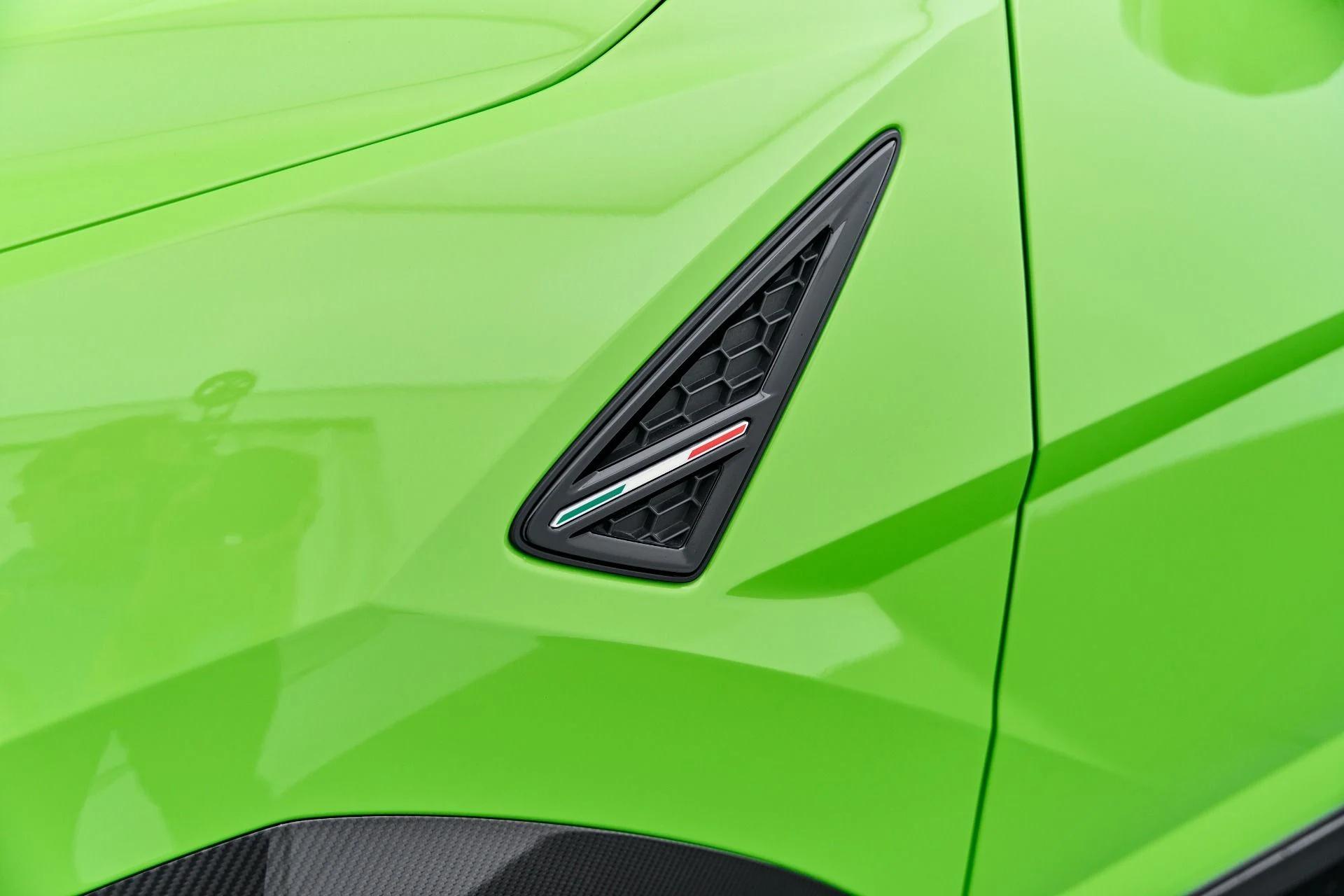 mph022_3410865294_Used_2023_Lamborghini_Urus_Performante_1790376286_fa5f2b43c9