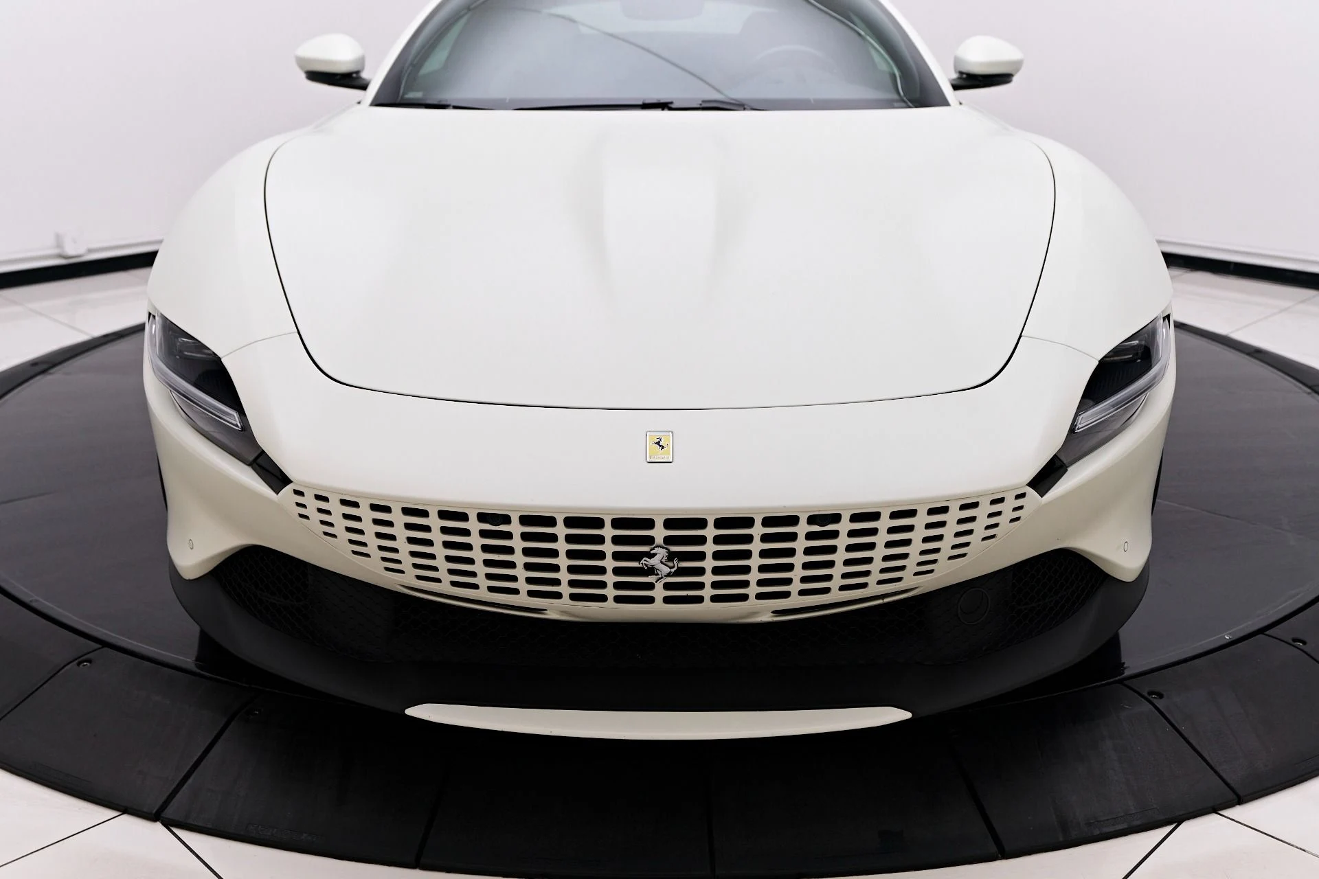 mph022_3418981974_Used_2023_Ferrari_Roma_Base_1755828019_624d356700