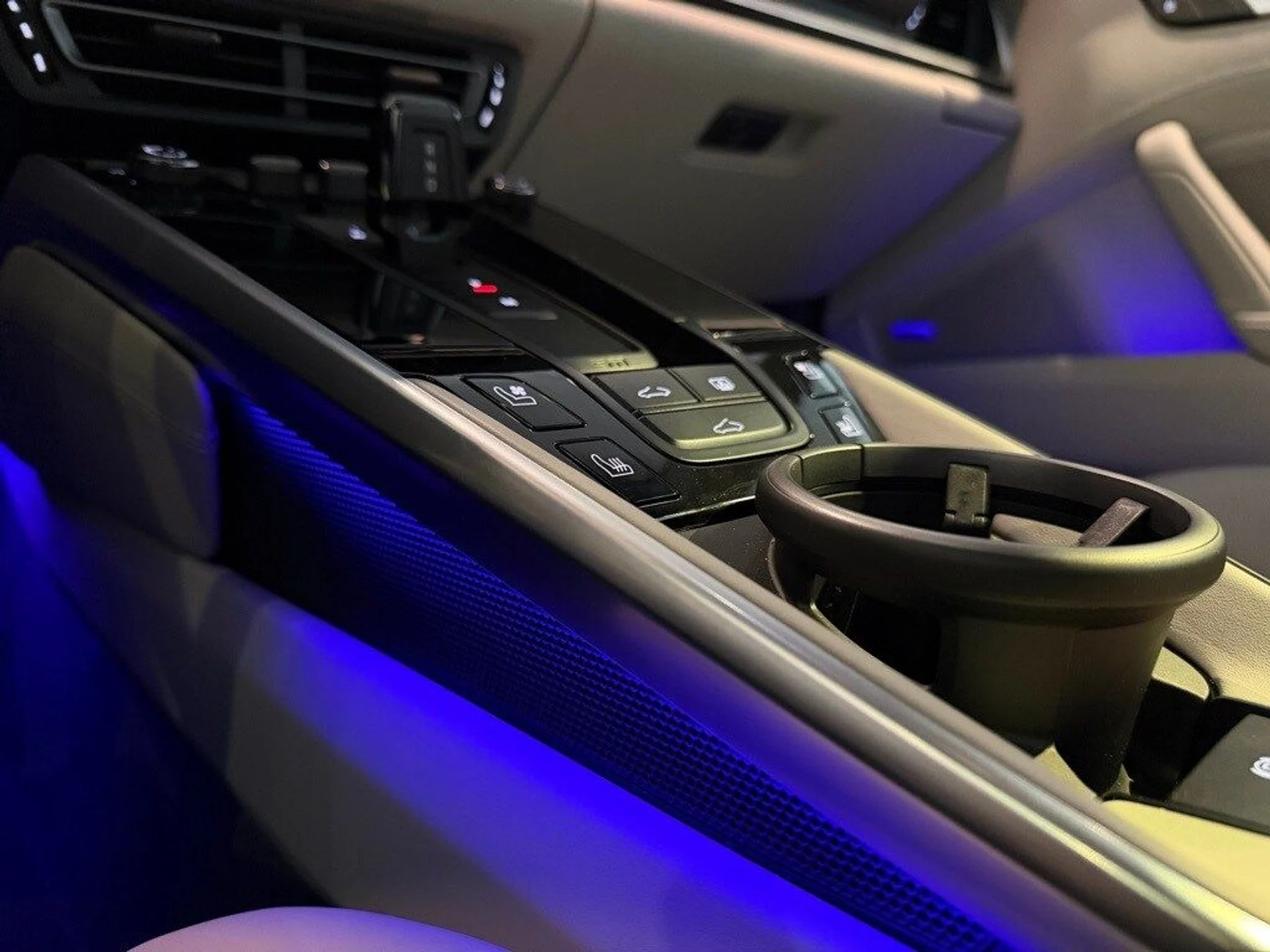 mph022_3433573528_3c12ae38f028a87c7d376ca9336858d8x_312fec1043