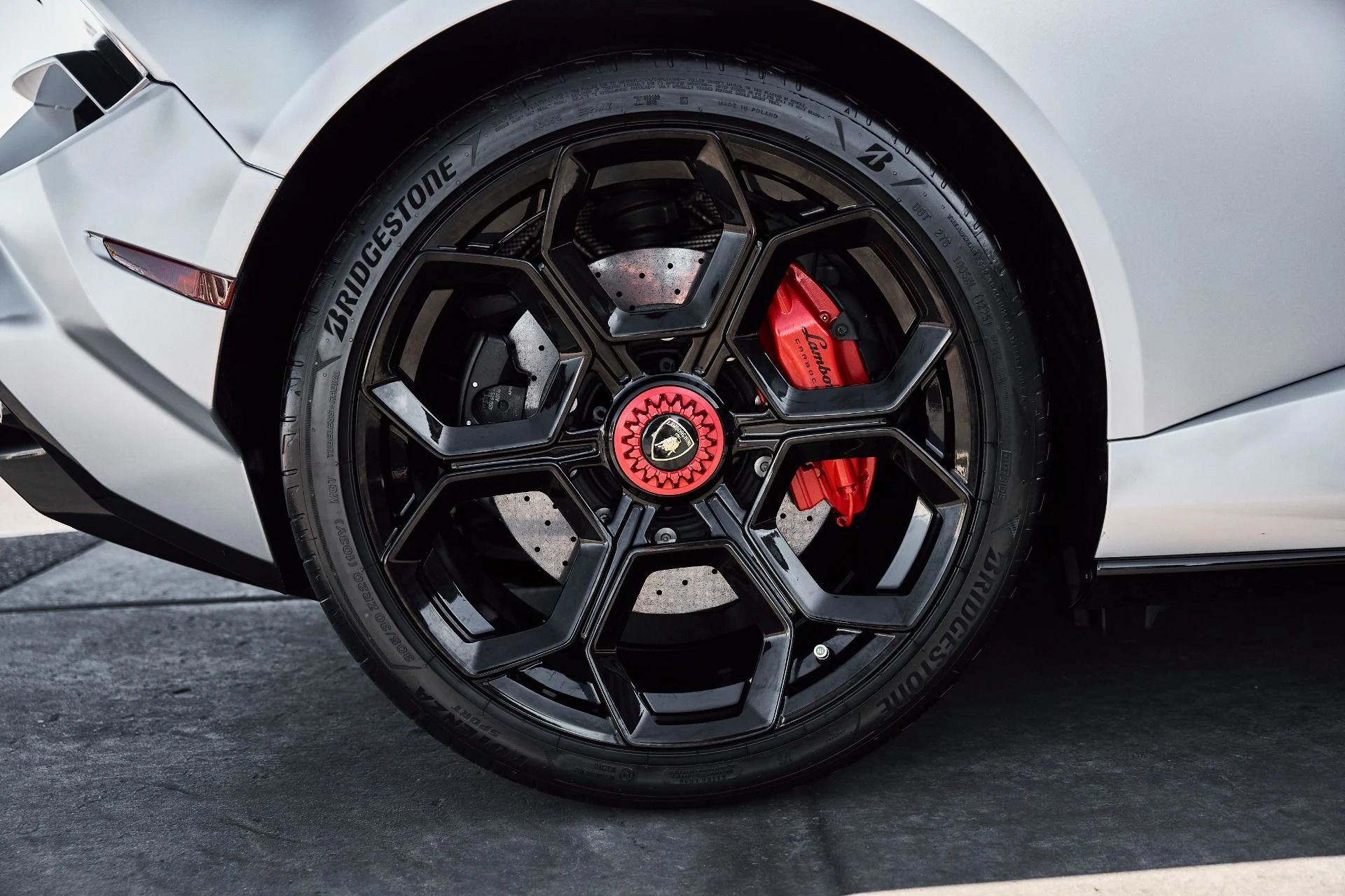 mph022_3437233451_Used_2023_Lamborghini_Huracan_Tecnica_Base_1777013688_e9469f81cb