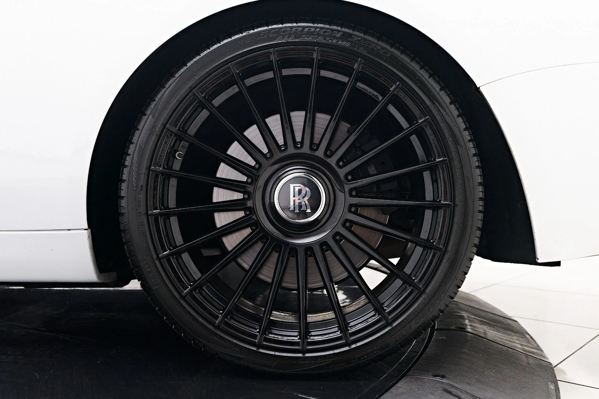mph022_3438047925_Used_2018_Rolls_Royce_Wraith_Base_1758573694_569c4a7a72