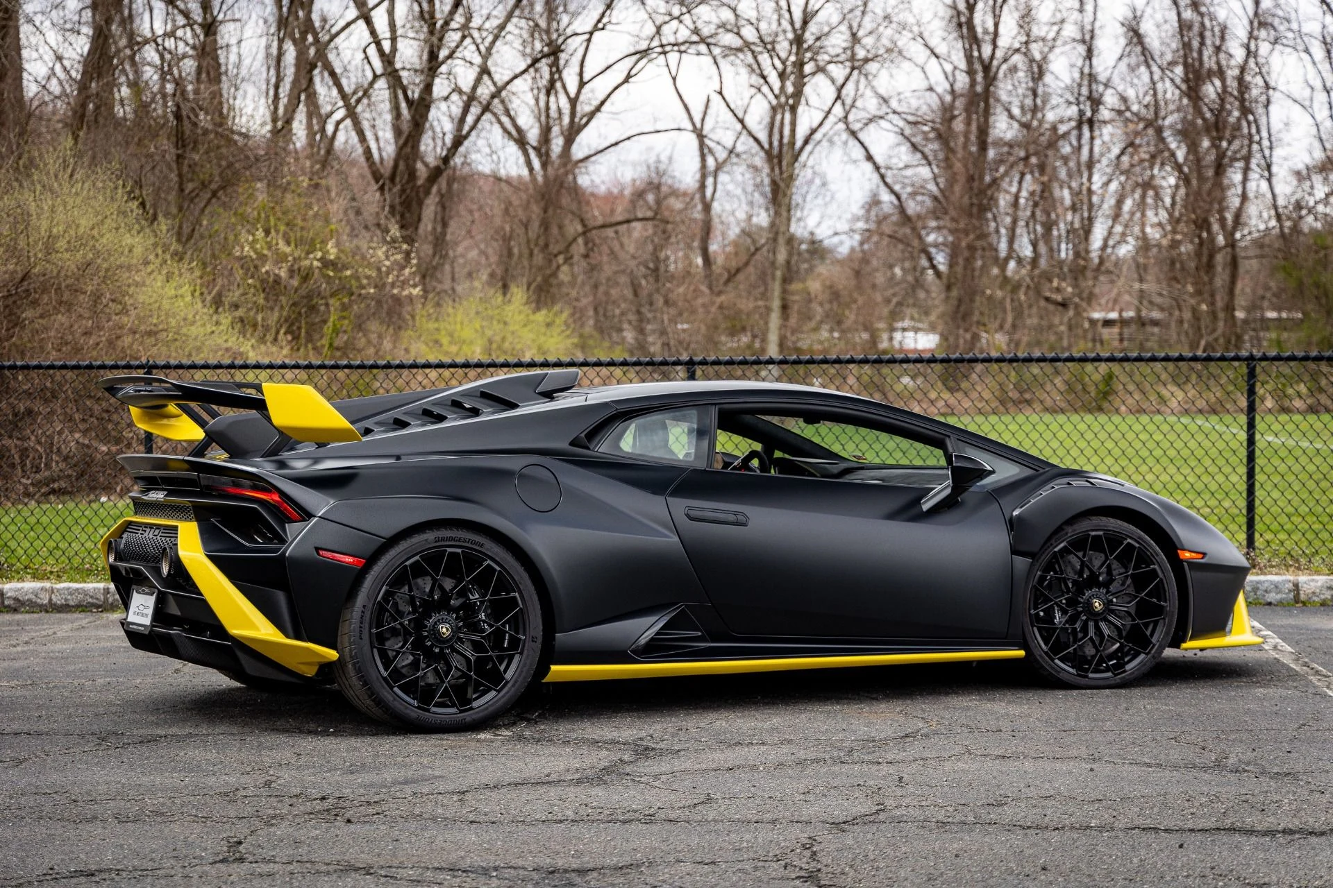 mph022_3441393430_Used_2023_Lamborghini_Huracan_STO_1724257778_ff67d5059b