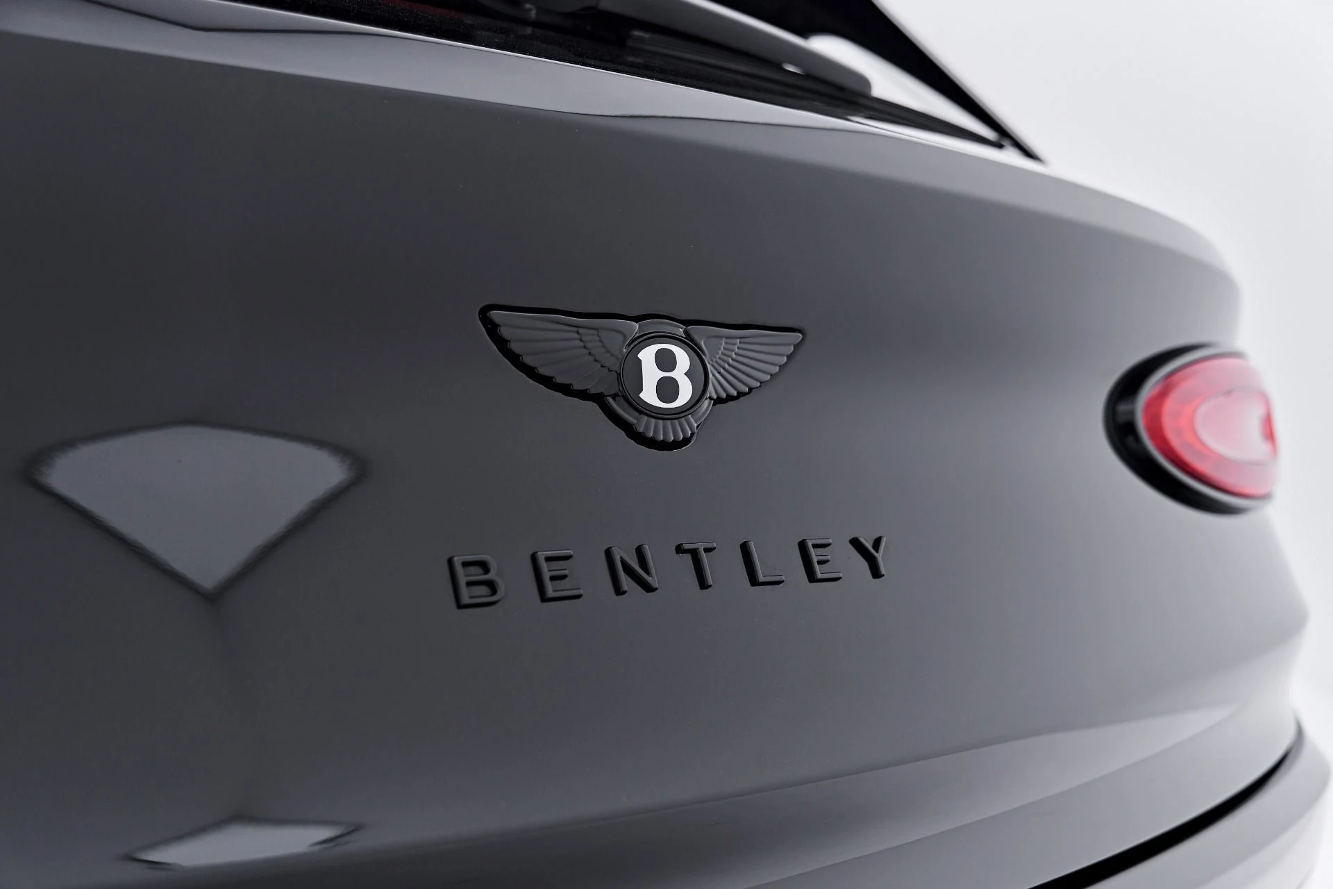 mph022_3444139797_Used_2025_Bentley_Bentayga_S_Black_Edition_1790644367_8277e18b36