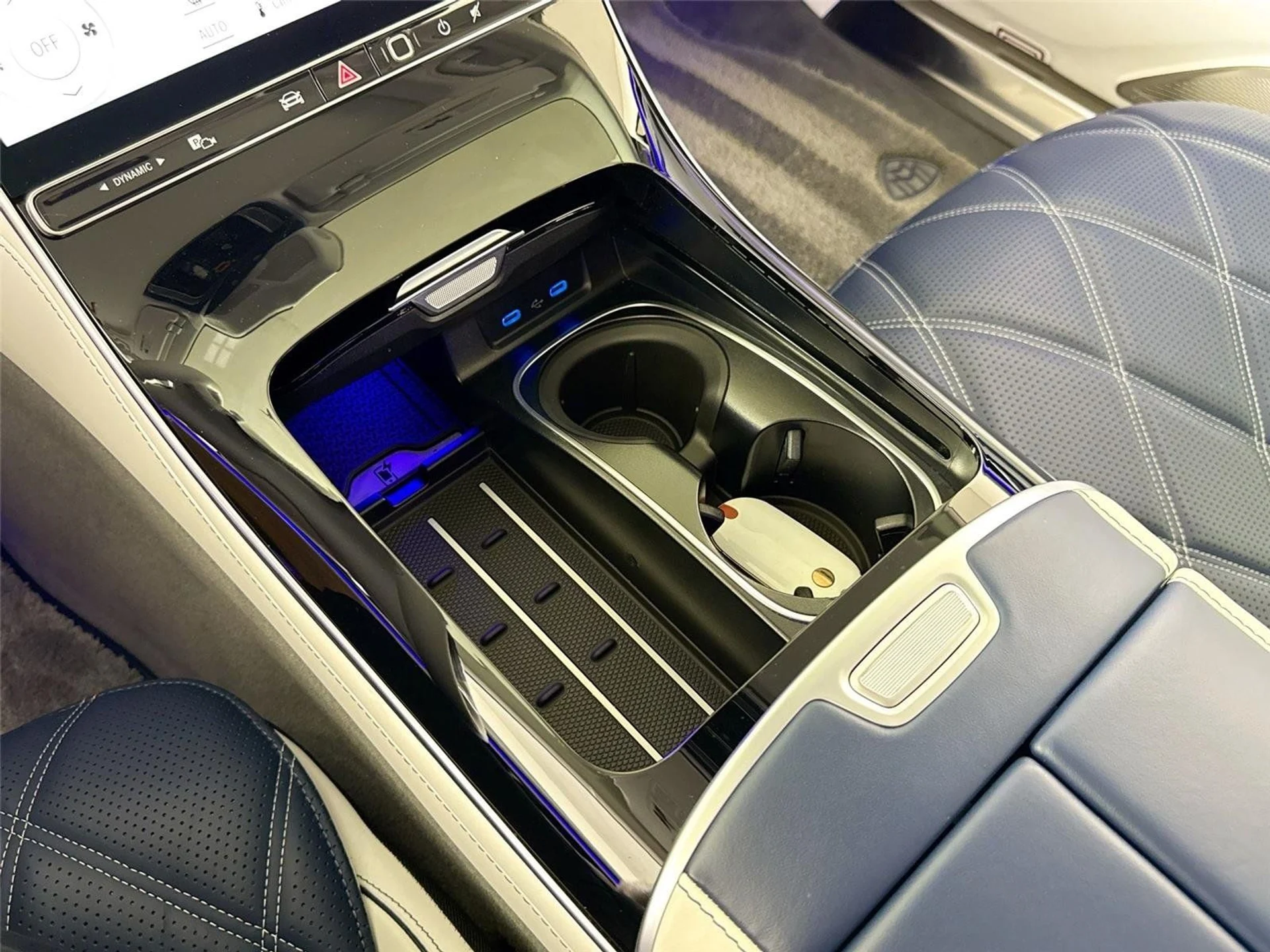 mph022_3448098086_3923e1cbeef54c95ff07a4f61c5c5d8a_de961536e3