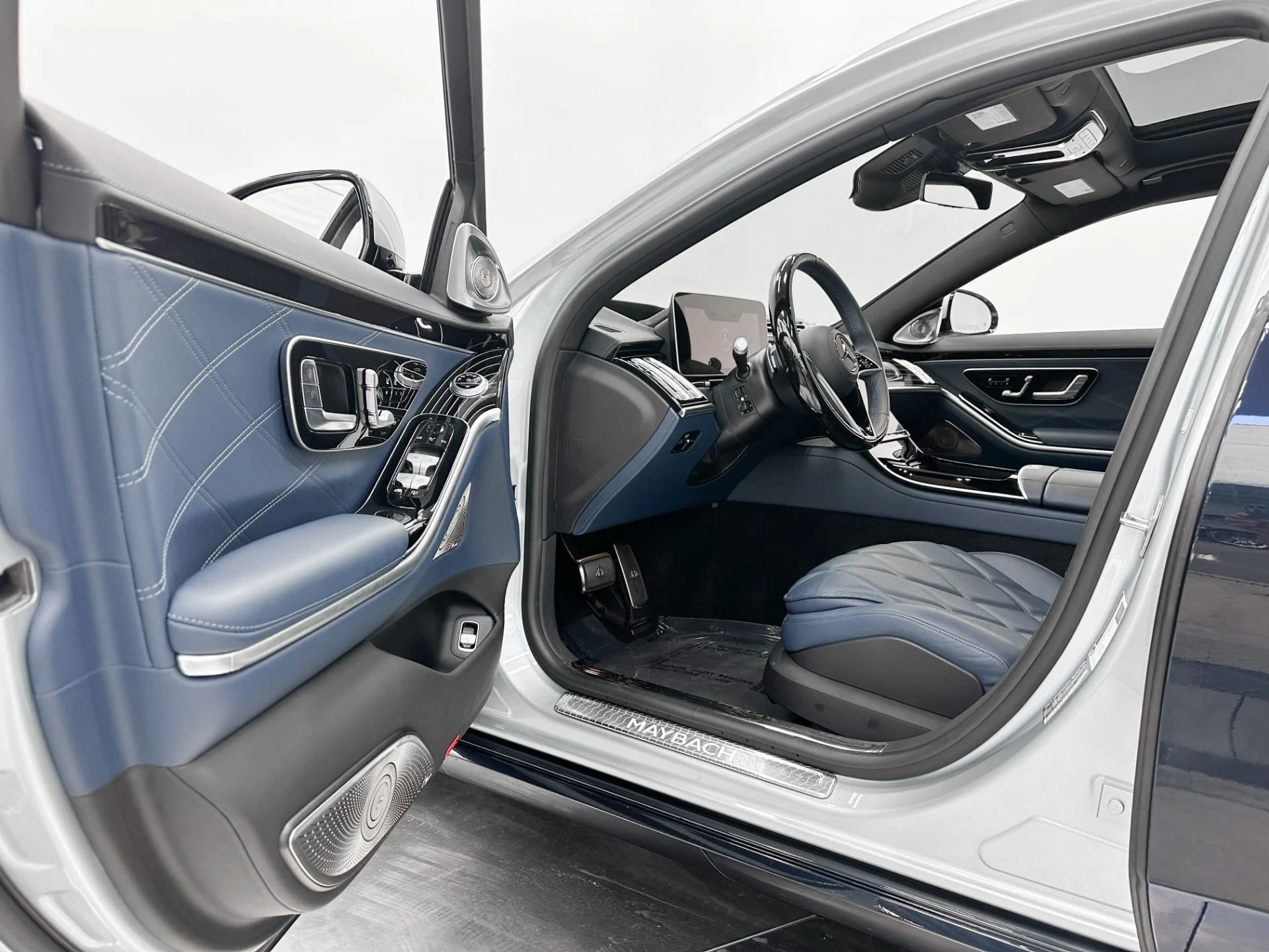 mph022_3452843314_Used_2024_Mercedes_Benz_Mercedes_Maybach_S_680_4_MATIC_AMG_V12_Factory_Two_Tone_Executive_Rear_Seats_1772055459_b59a569ed3
