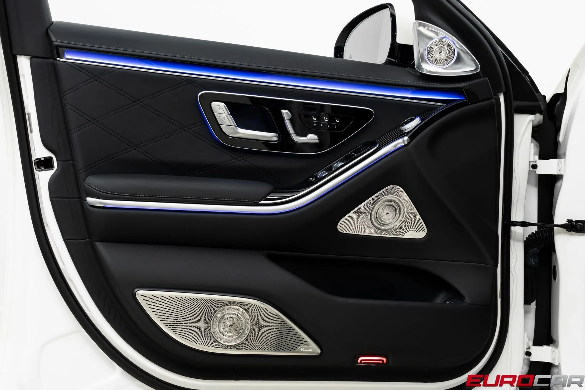 mph022_3454158557_image_23_5be6ca068f