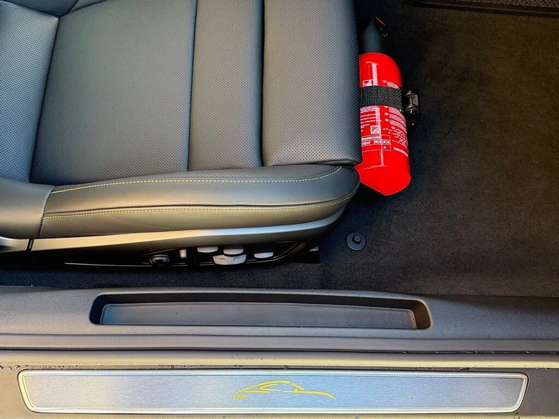 mph022_3456970968_0a3ace9a8611554d9cb00fd88d143616x_80ac94e37c