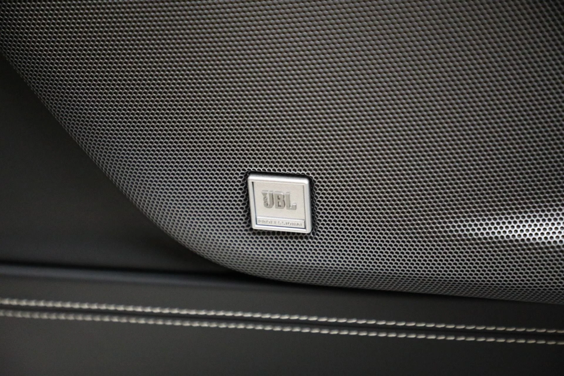 mph022_3460395586_Used_2020_Ferrari_GTC_4_Lusso_1764032069_aa801d9fac