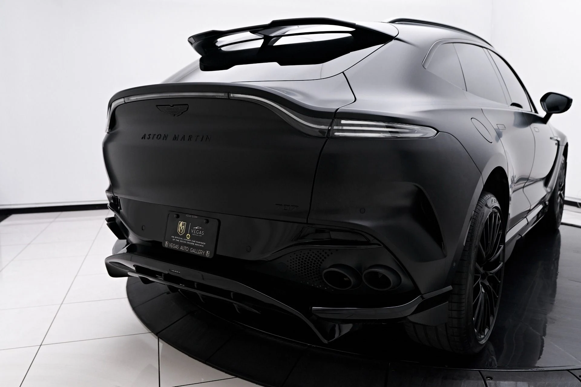 mph022_346399189_Used_2023_Aston_Martin_DBX_707_1754786768_c56253f171