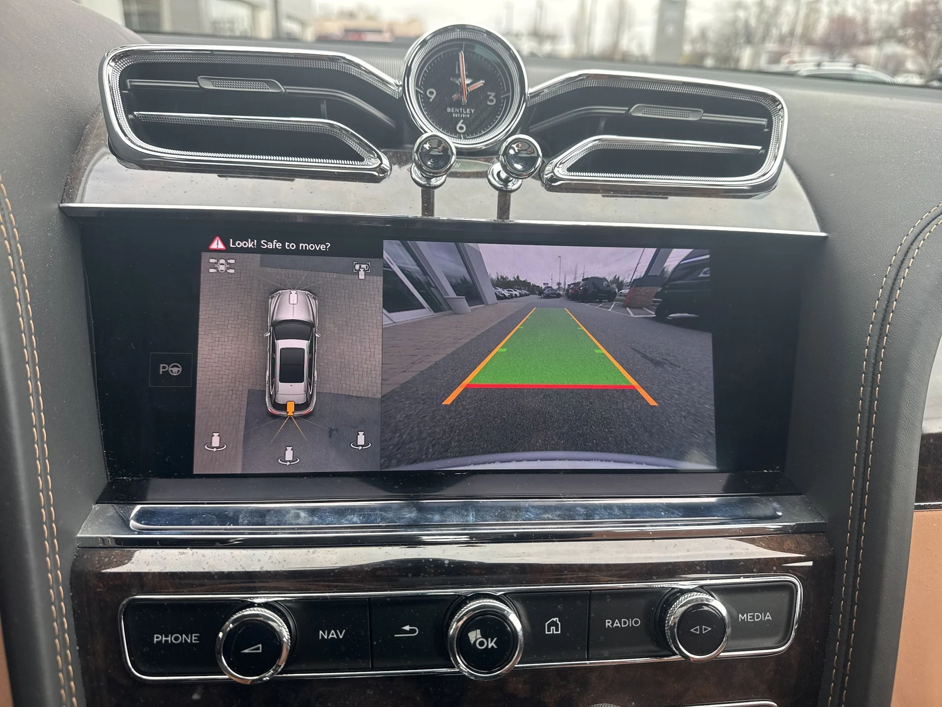 mph022_3481724208_f53aaebb19494f67a1cbb2d93c1b80d0x_bf996954fe