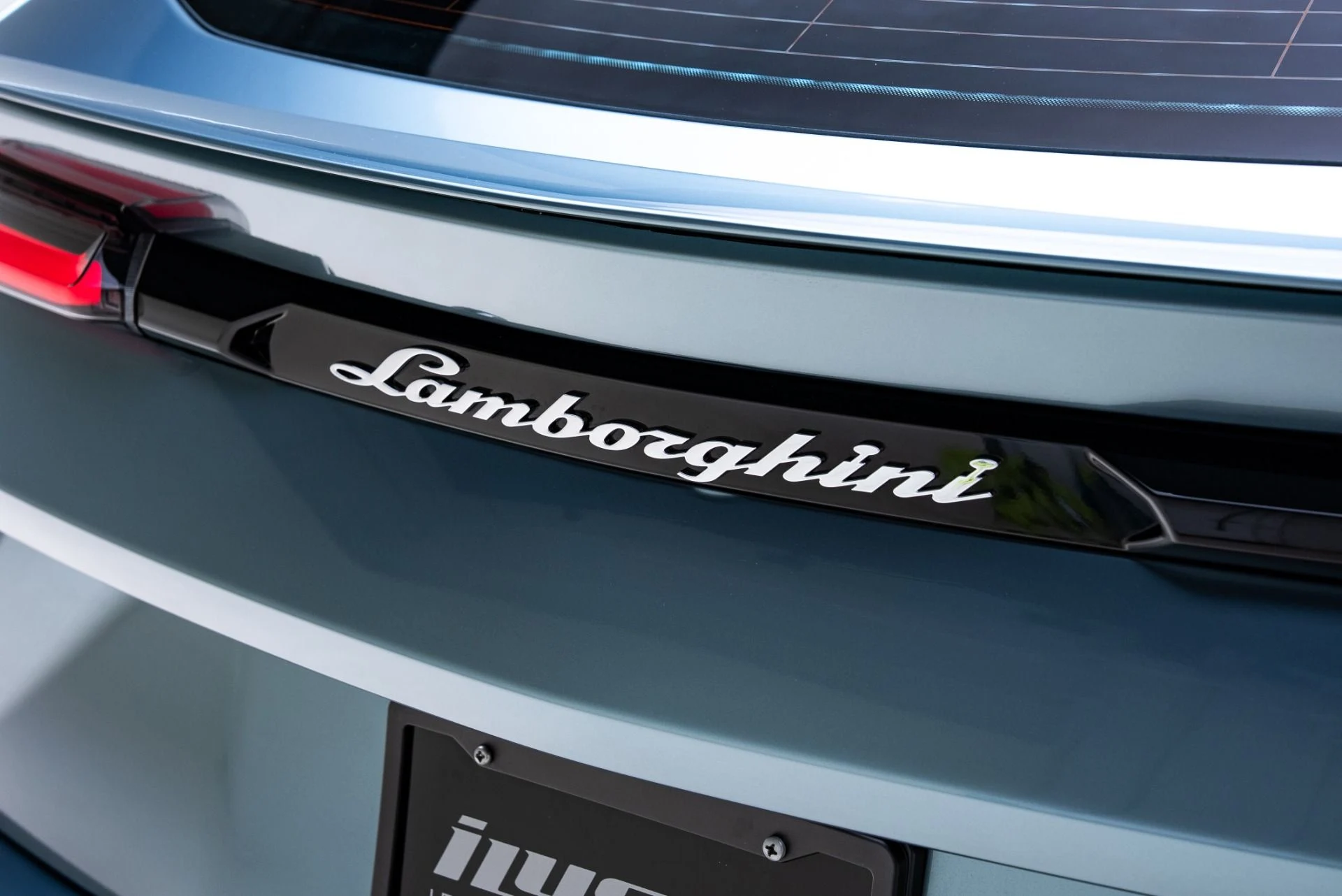 mph022_3490707822_Used_2023_Lamborghini_Urus_S_1775088158_89e84bf8c5