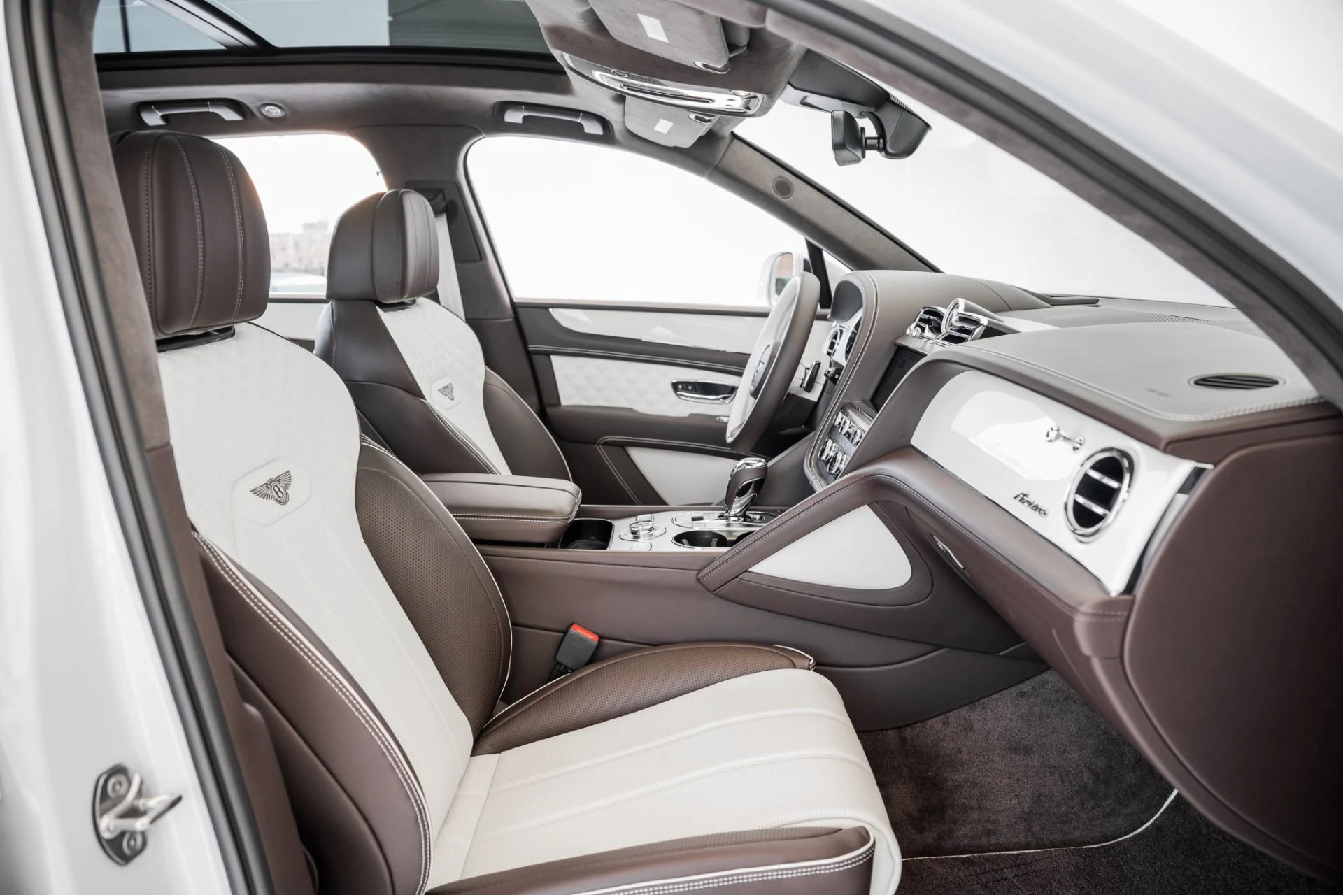 mph022_3499024301_Used_2023_Bentley_Bentayga_Azure_1673896555_b83b21c53f