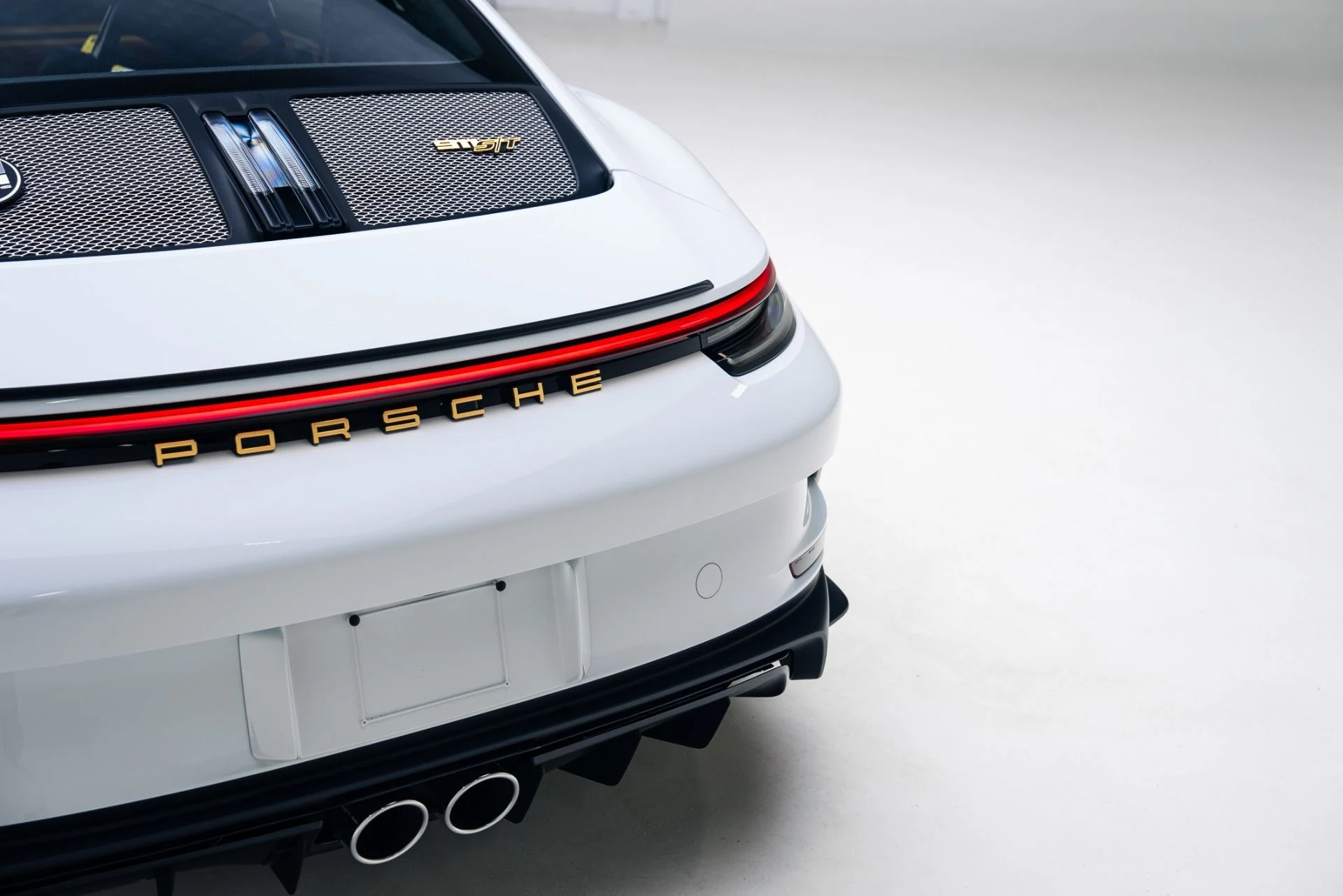 mph022_3502288027_Used_2024_Porsche_911_ST_1767635703_560b6fe595