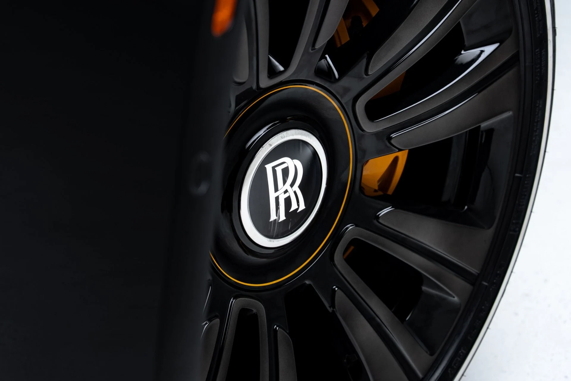 mph022_3507880938_Used_2022_Rolls_Royce_Ghost_1776983451_a28bd056ab