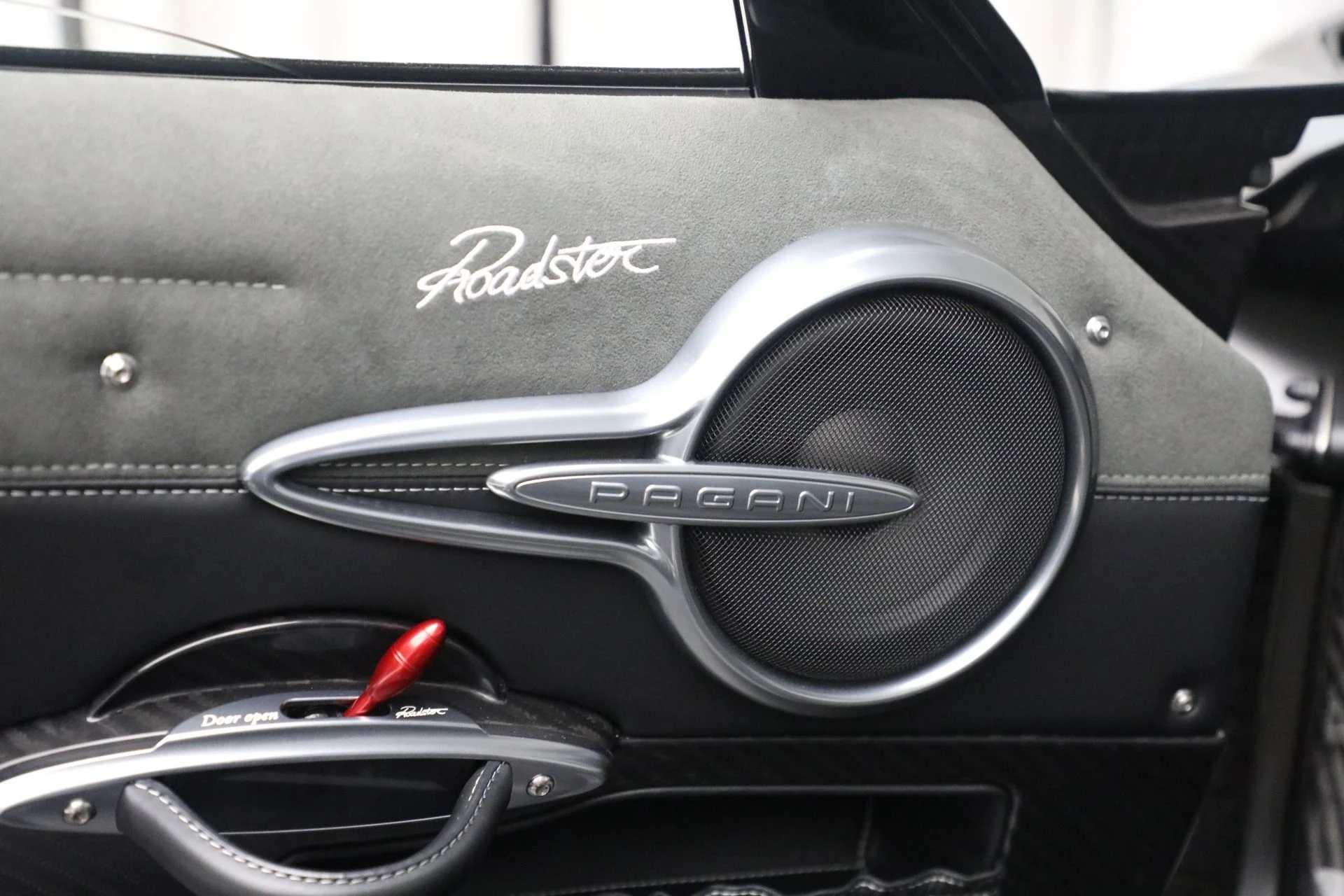 mph022_3524911473_Used_2017_Pagani_Huayra_Roadster_1769208152_f6f15cb217