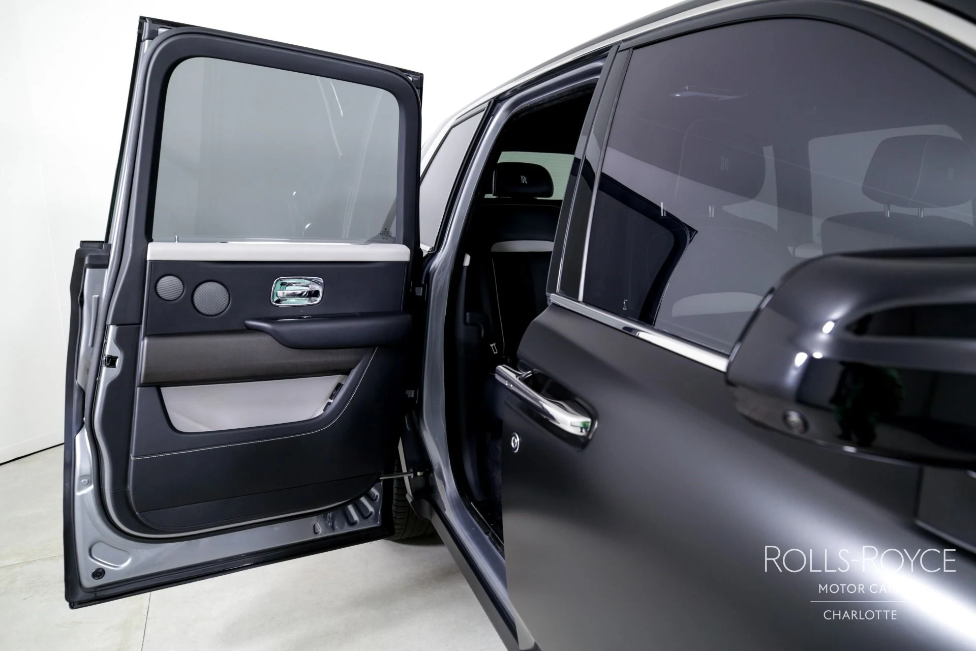 mph022_3532809960_Used_2023_Rolls_Royce_Cullinan_1749155618_e528b9588b