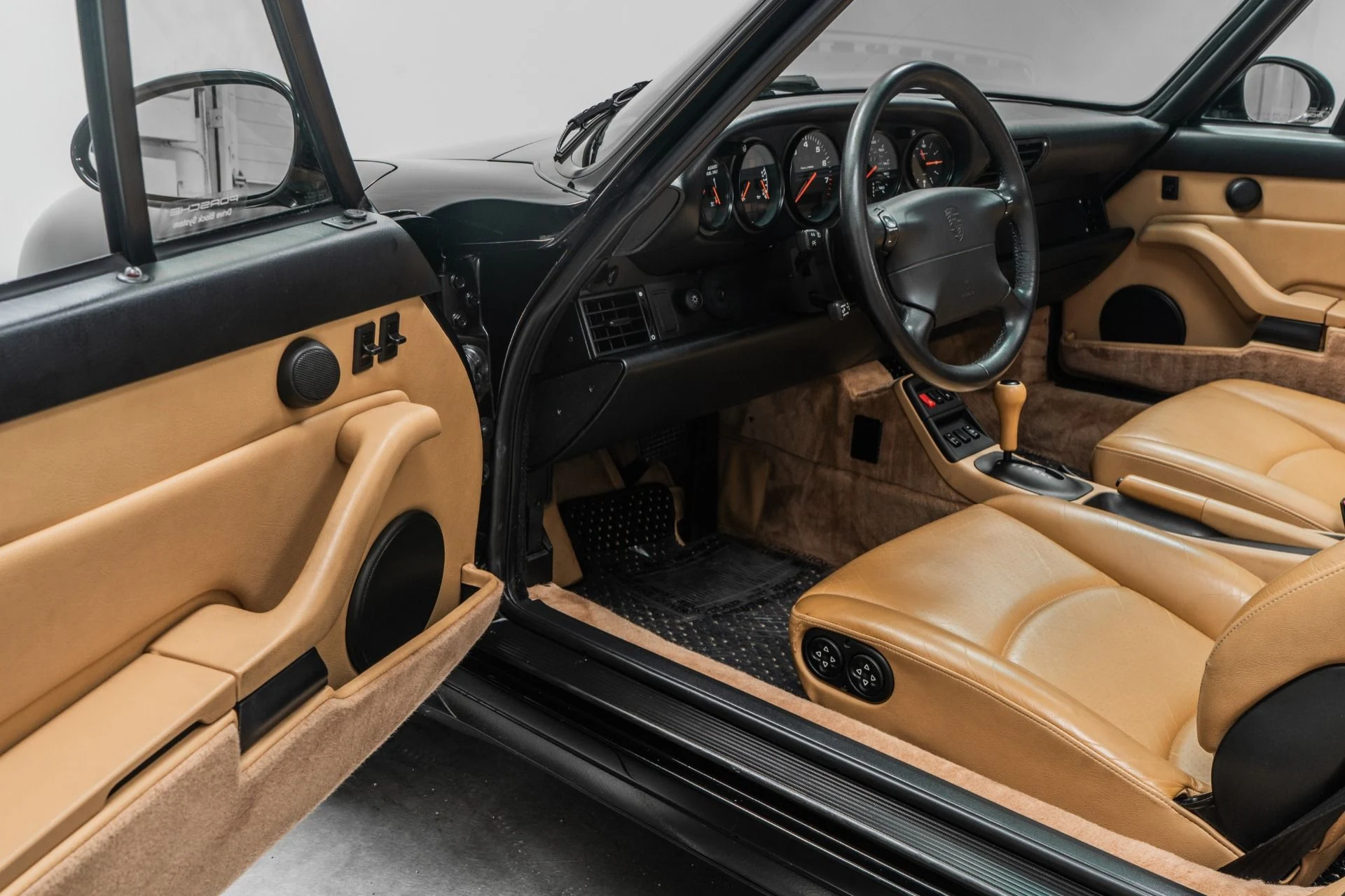 mph022_3536307204_Used_1996_Porsche_911_Carrera_Cabriolet_1755881437_6e7a0868d2