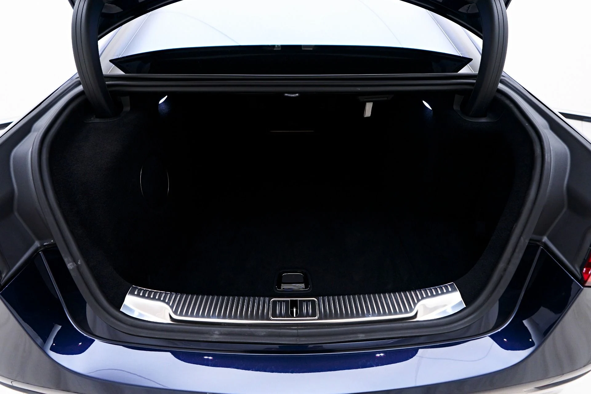 mph022_3538679220_Used_2023_Mercedes_Benz_S_Class_Maybach_S_580_1755633550_491a4a1617