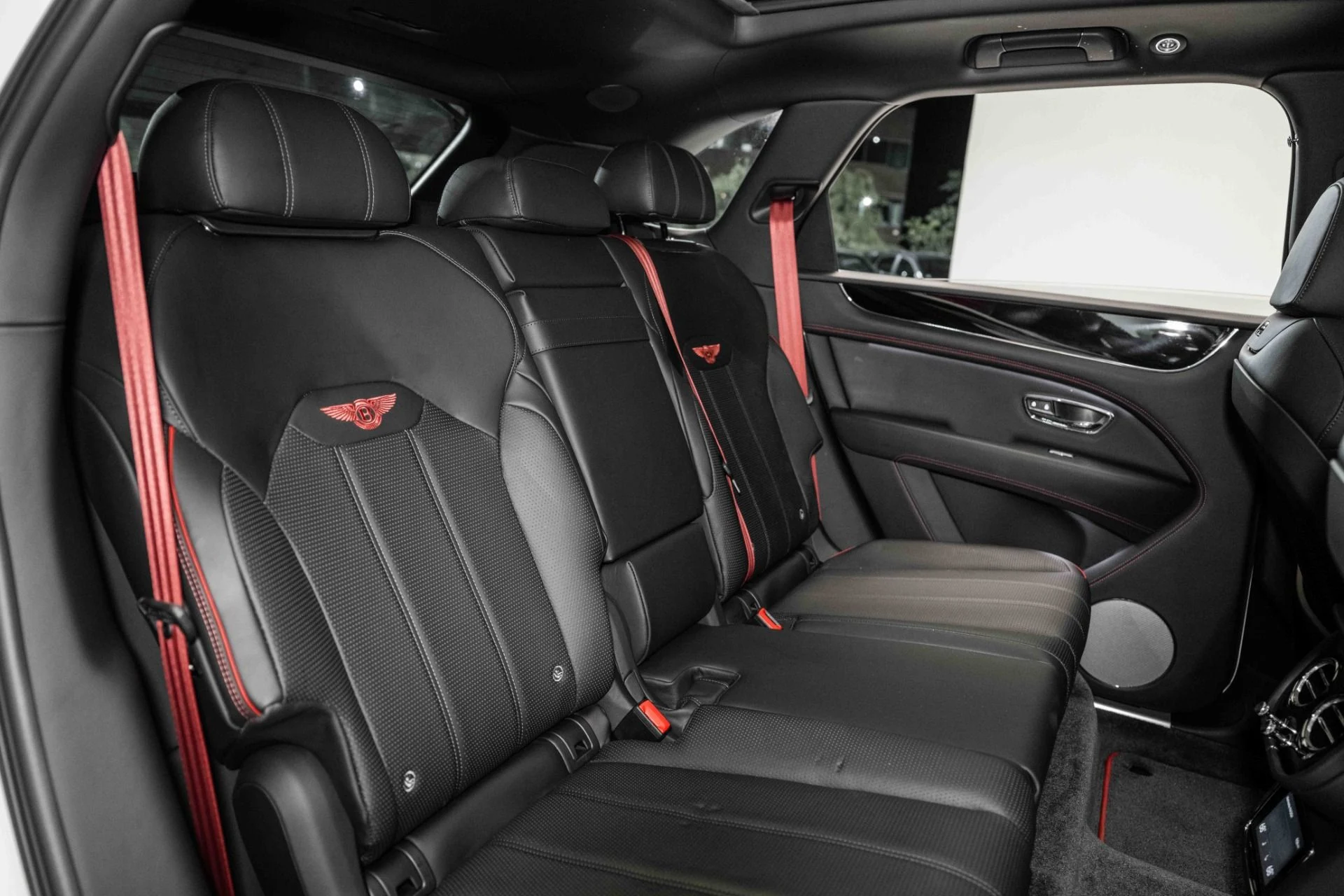 mph022_3541528634_Used_2022_Bentley_Bentayga_S_1725543345_de08c119f7