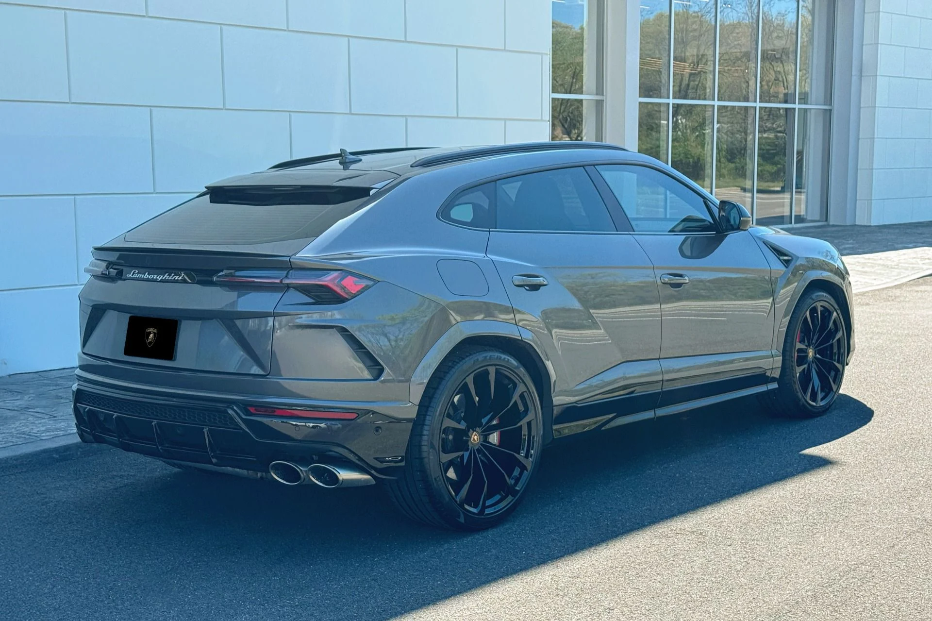 mph022_3547281430_Used_2022_Lamborghini_Urus_1745911323_9d3ca655e8