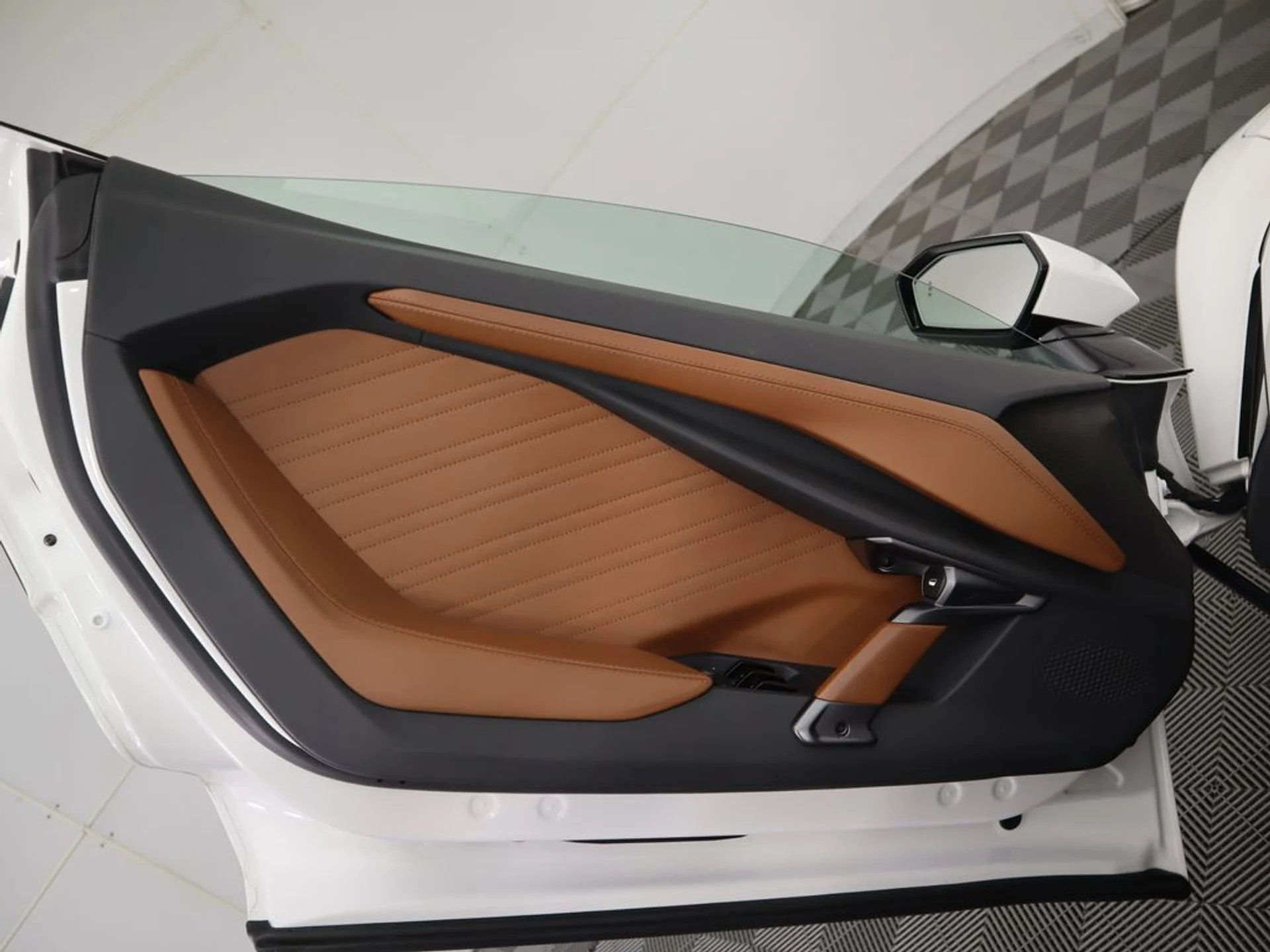 mph022_354888962_used_2024_lamborghini_revuelto_coupe_8119_23017512_23_1024_372b713030