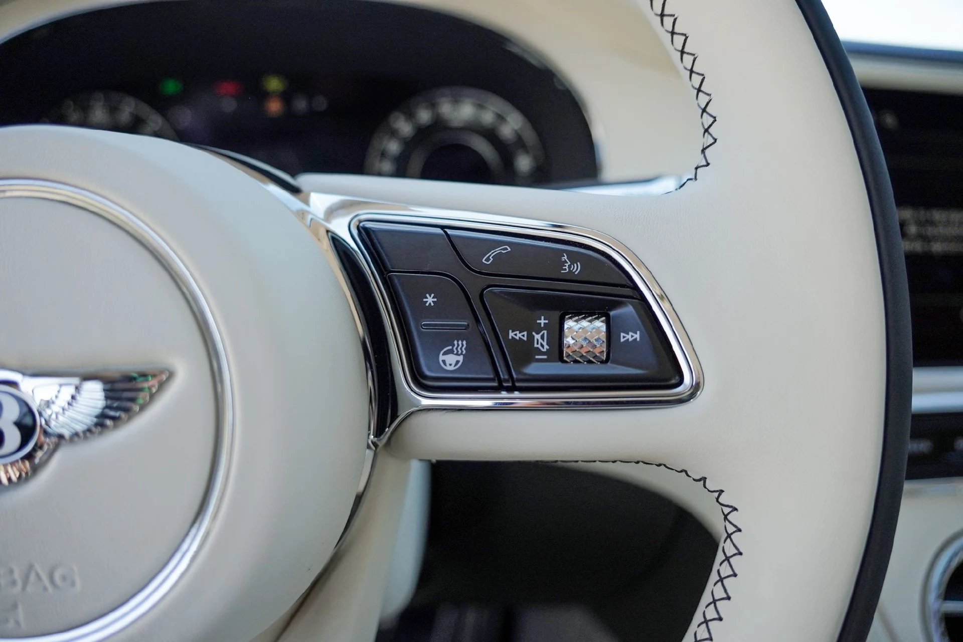 mph022_3558887646_Hi_Tech_Luxury_Imports_LLC_SCBCP_2_ZG_7_TC_025259_image_22_7884e3b8a0
