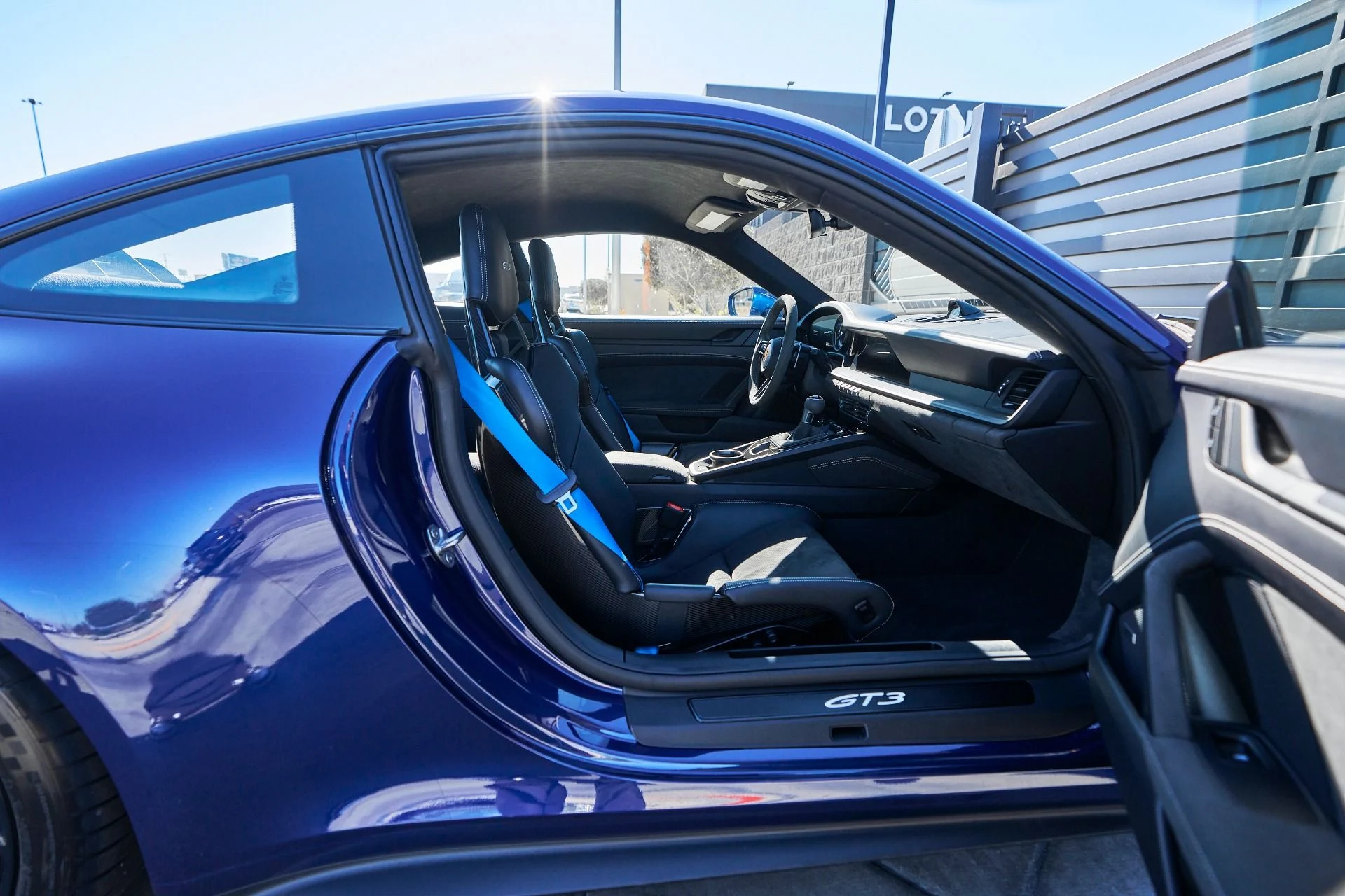 mph022_3567198723_Used_2022_Porsche_911_GT_3_1761959366_0bc9ed021d