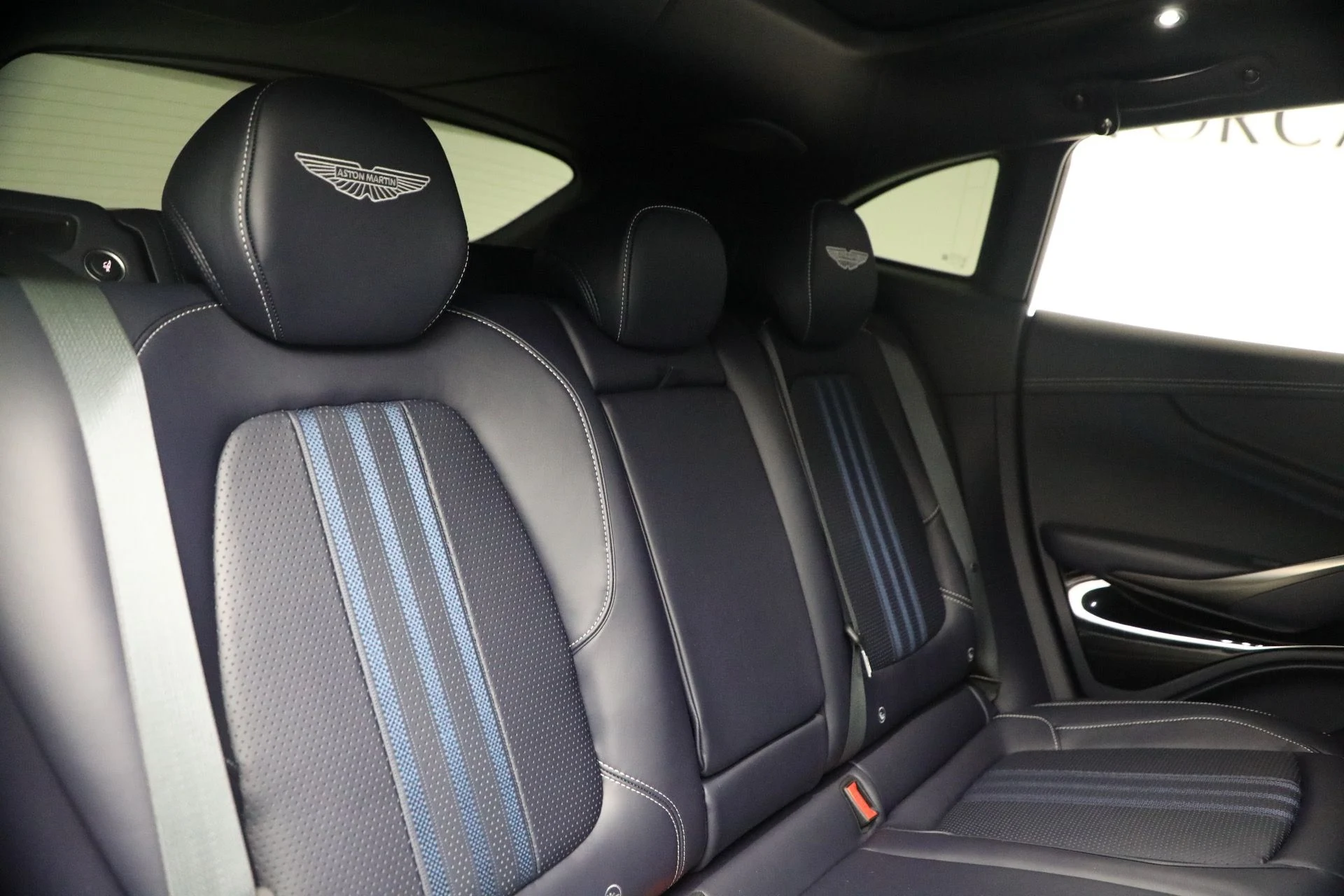 mph022_3569638521_New_2026_Aston_Martin_DBX_707_1767992936_7e822712c1