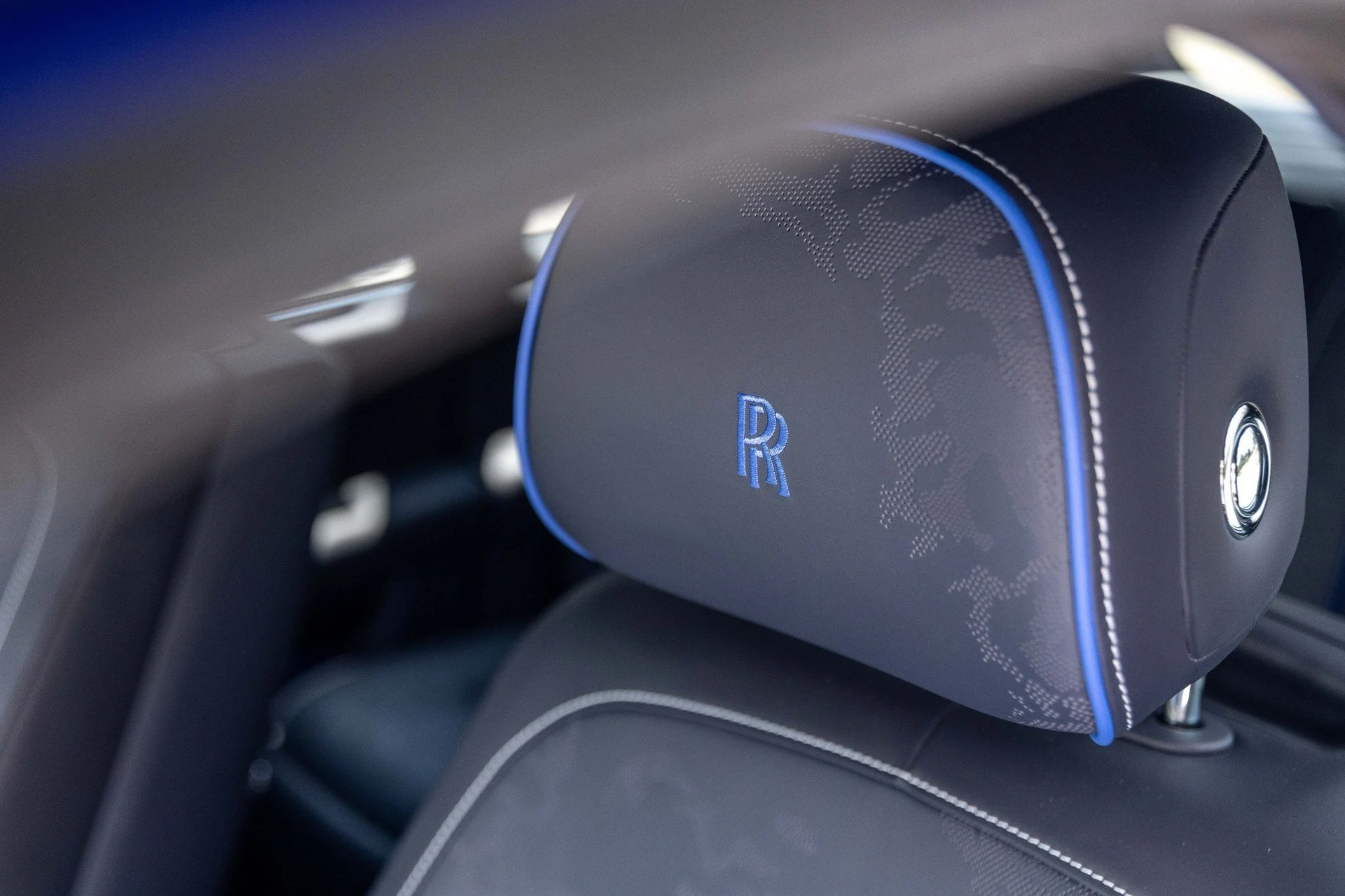 mph022_3572774139_Hi_Tech_Luxury_Imports_LLC_SLATV_8_C04_RU_223924_image_22_6a9778013b