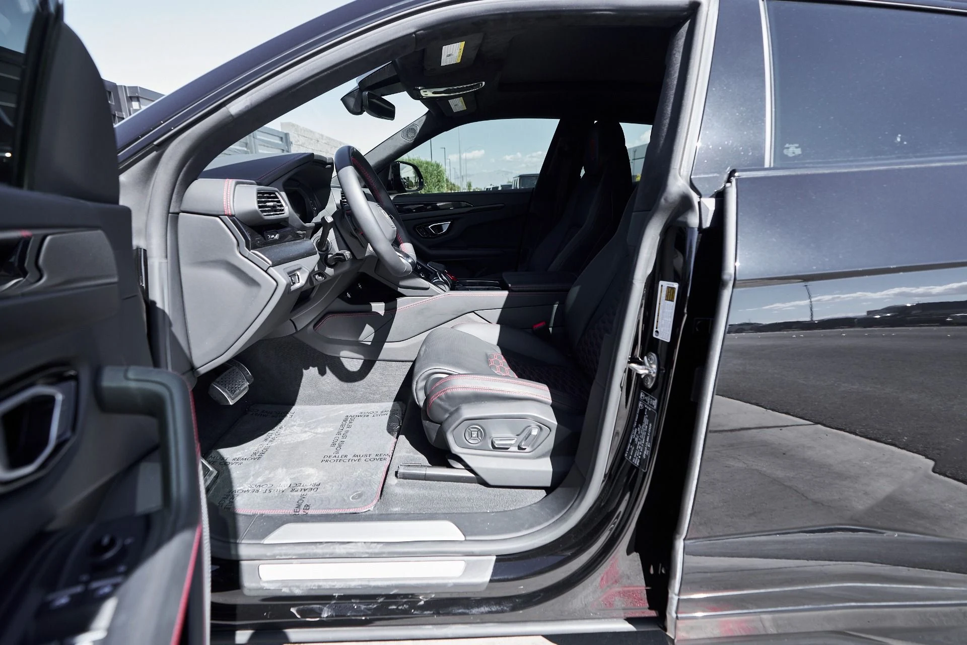 mph022_3575916649_Used_2021_Lamborghini_Urus_Base_1759523187_1509a35a74