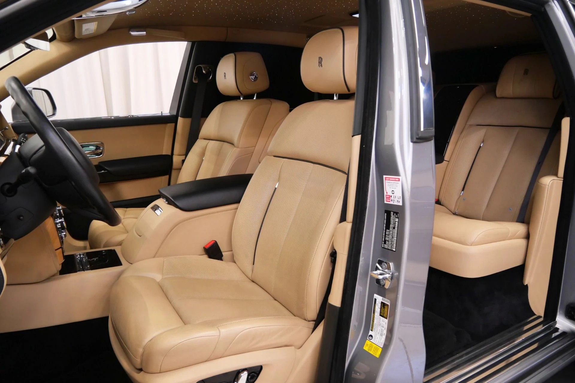 mph022_3584852769_Used_2020_Rolls_Royce_Phantom_1760120905_67b8ff1578