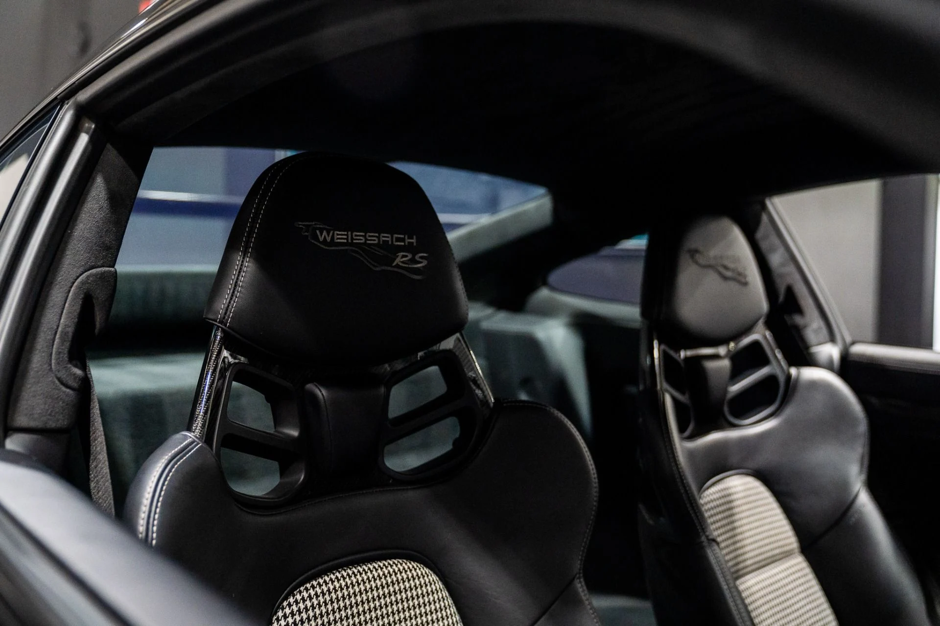 mph022_3588630836_Used_2018_Porsche_911_GT_2_RS_Weissach_Pack_Mag_Wheels_1770226697_183e039da8