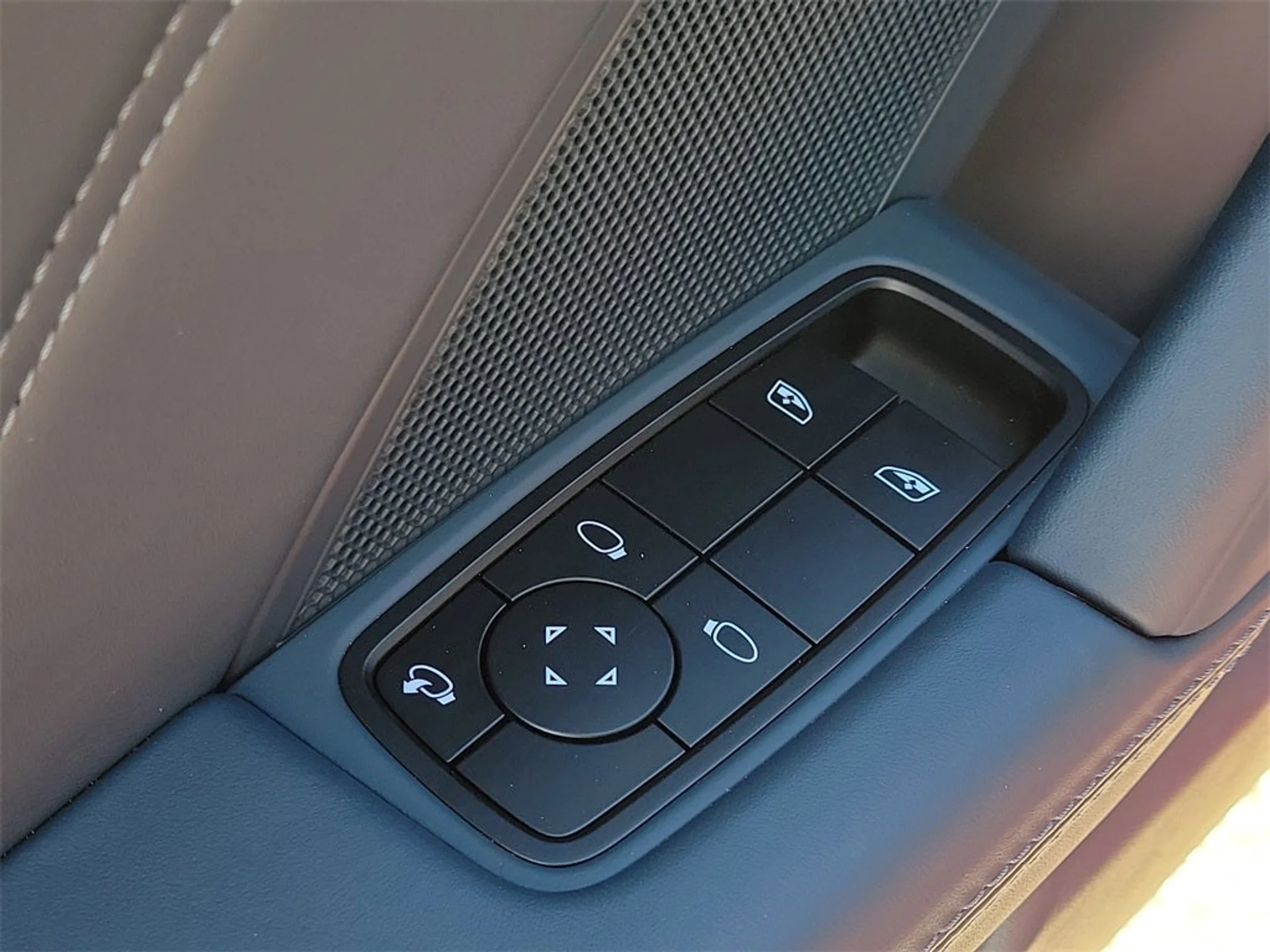 mph022_3589878735_23_ea9883c7bc