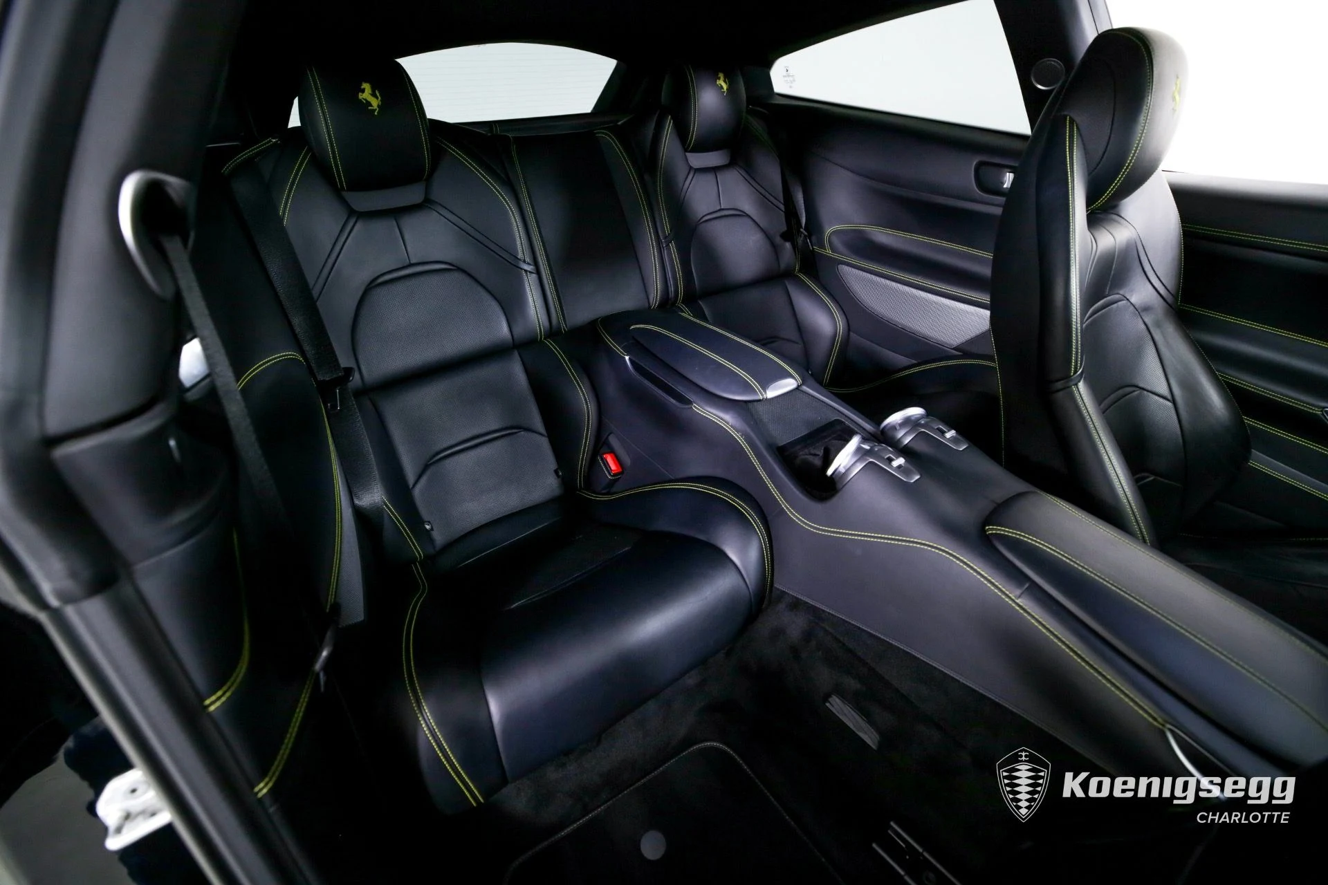 mph022_3600931081_Used_2018_Ferrari_GTC_4_Lusso_T_1761056109_0262460d8a